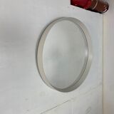Miroir blanc rond moderne du milieu du siècle, années 1960