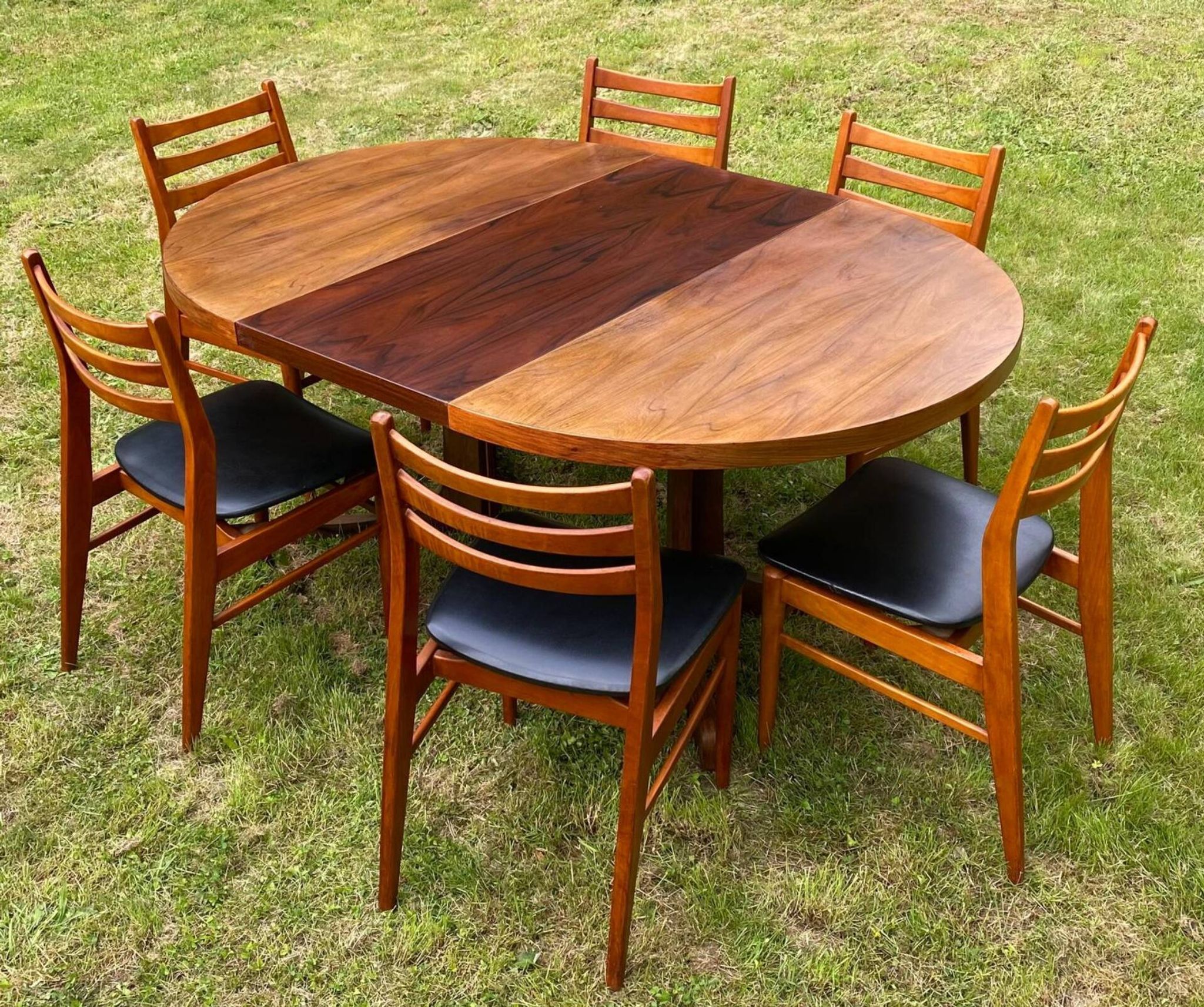 Set of 6 Scandinavian design chairs
