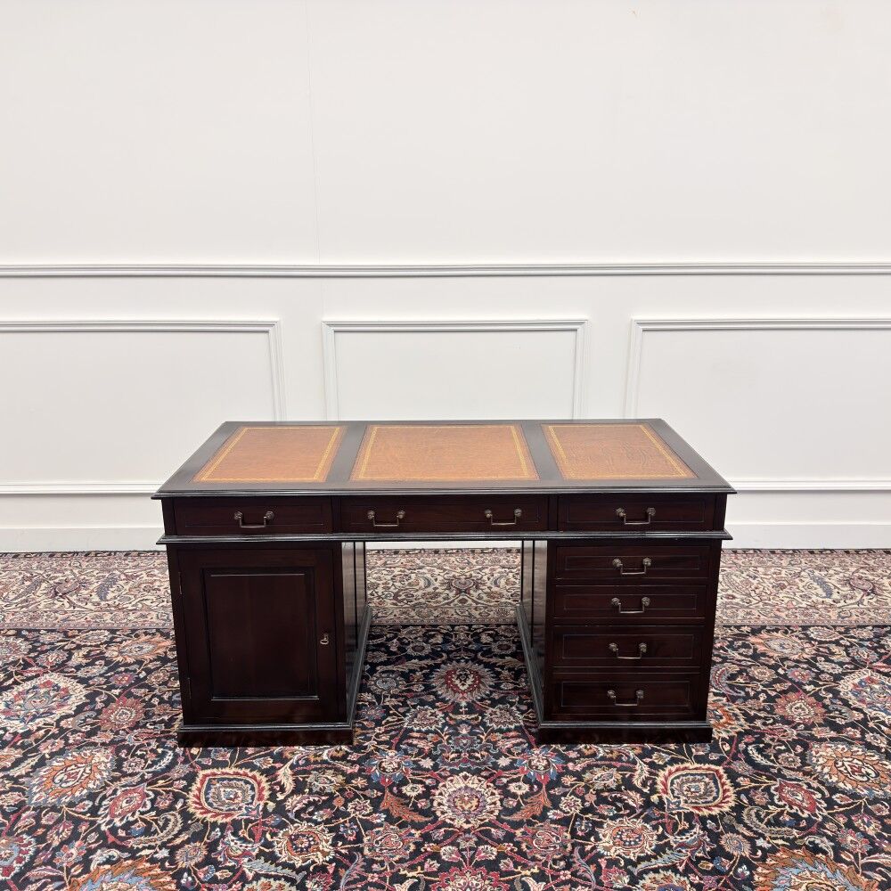 Bureau anglais classique avec incrustation en cuir