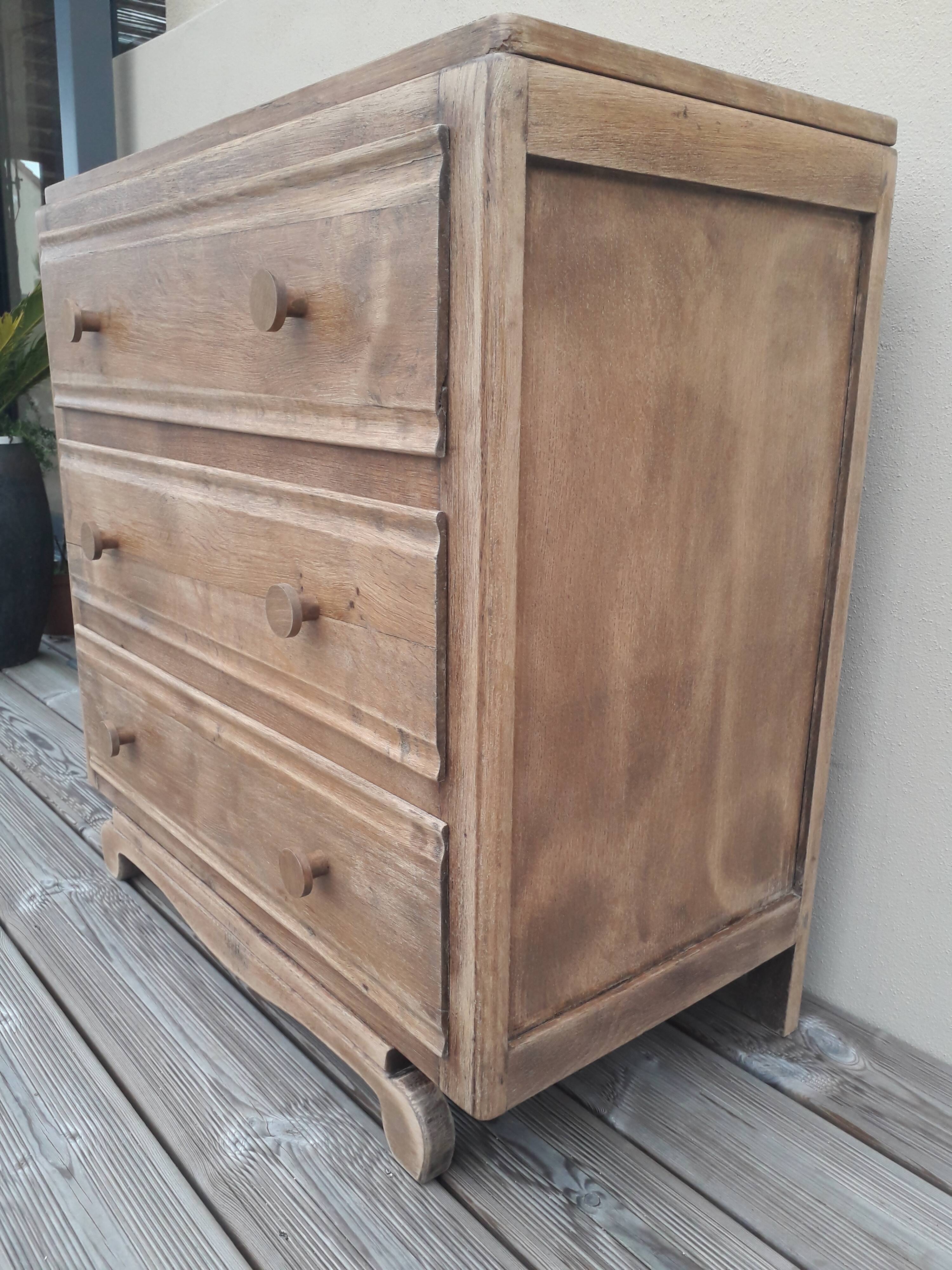 Wood chest of drawers