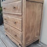 Wood chest of drawers