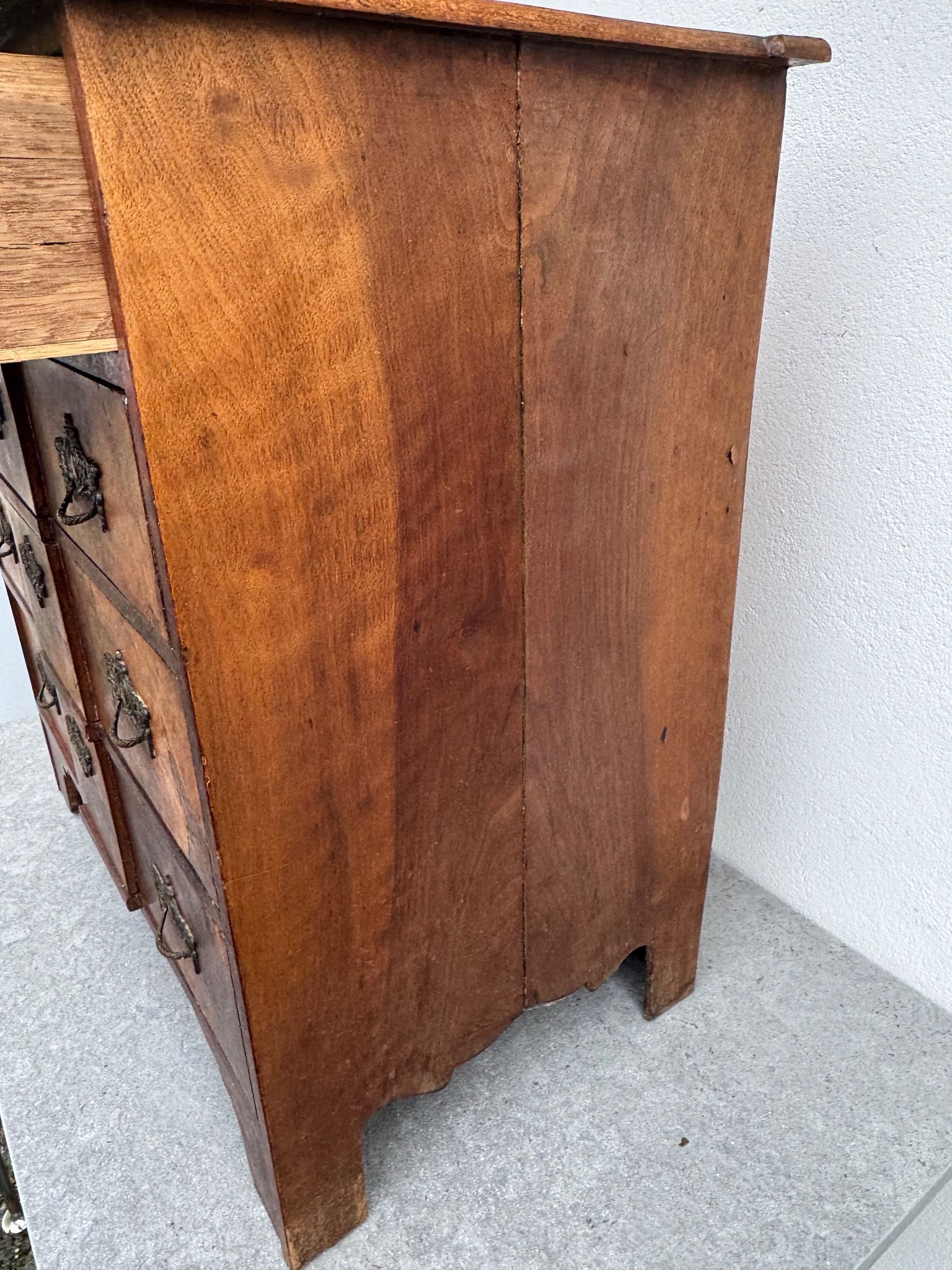 Commode en bois de burl vintage