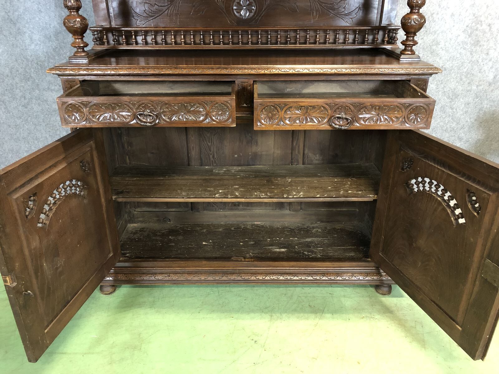 Breton buffet early 20th century in chestnut
