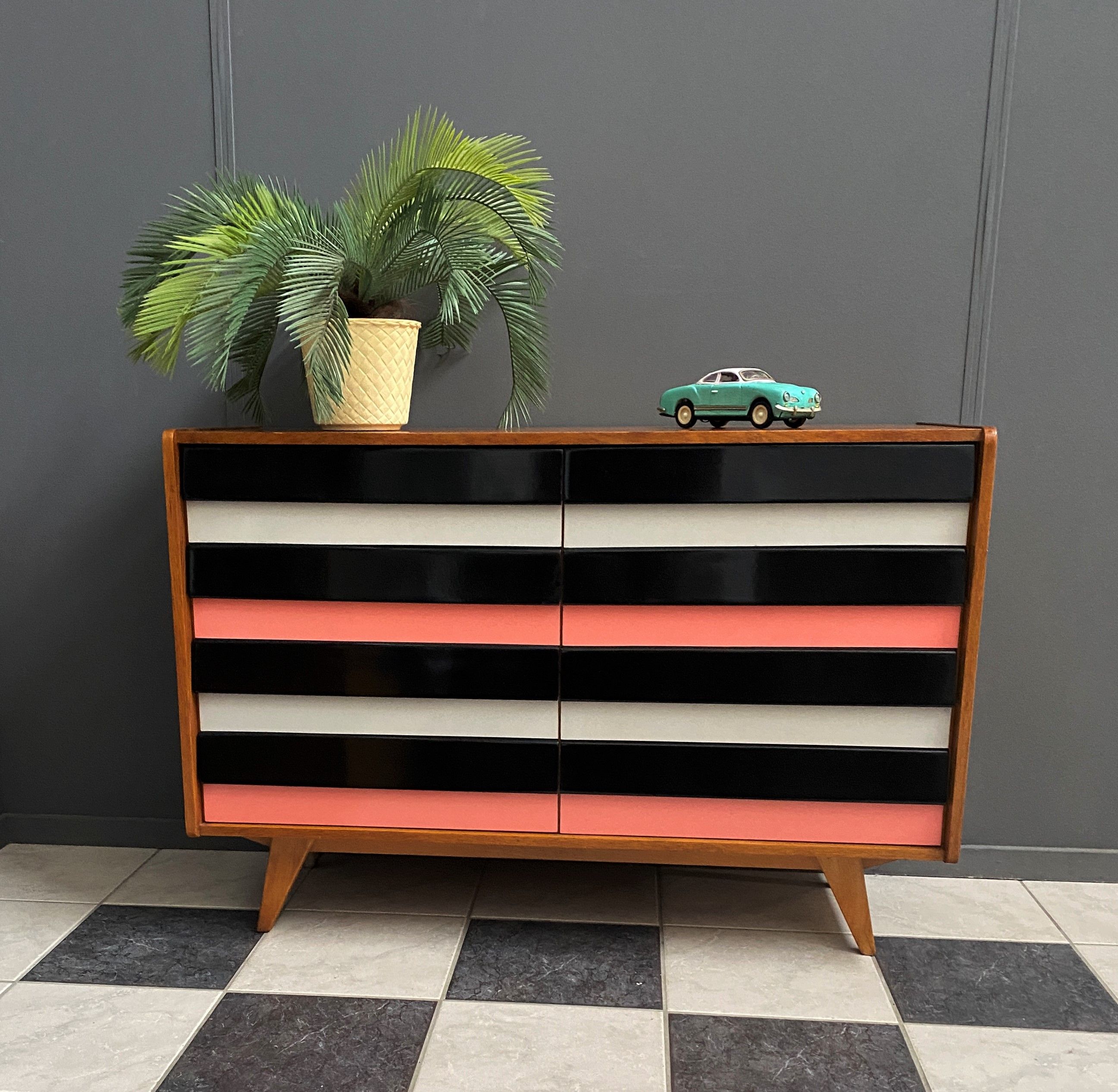 Jiri jiroutek sideboard U-450 pink 8-drawers 1960s Interier Praha