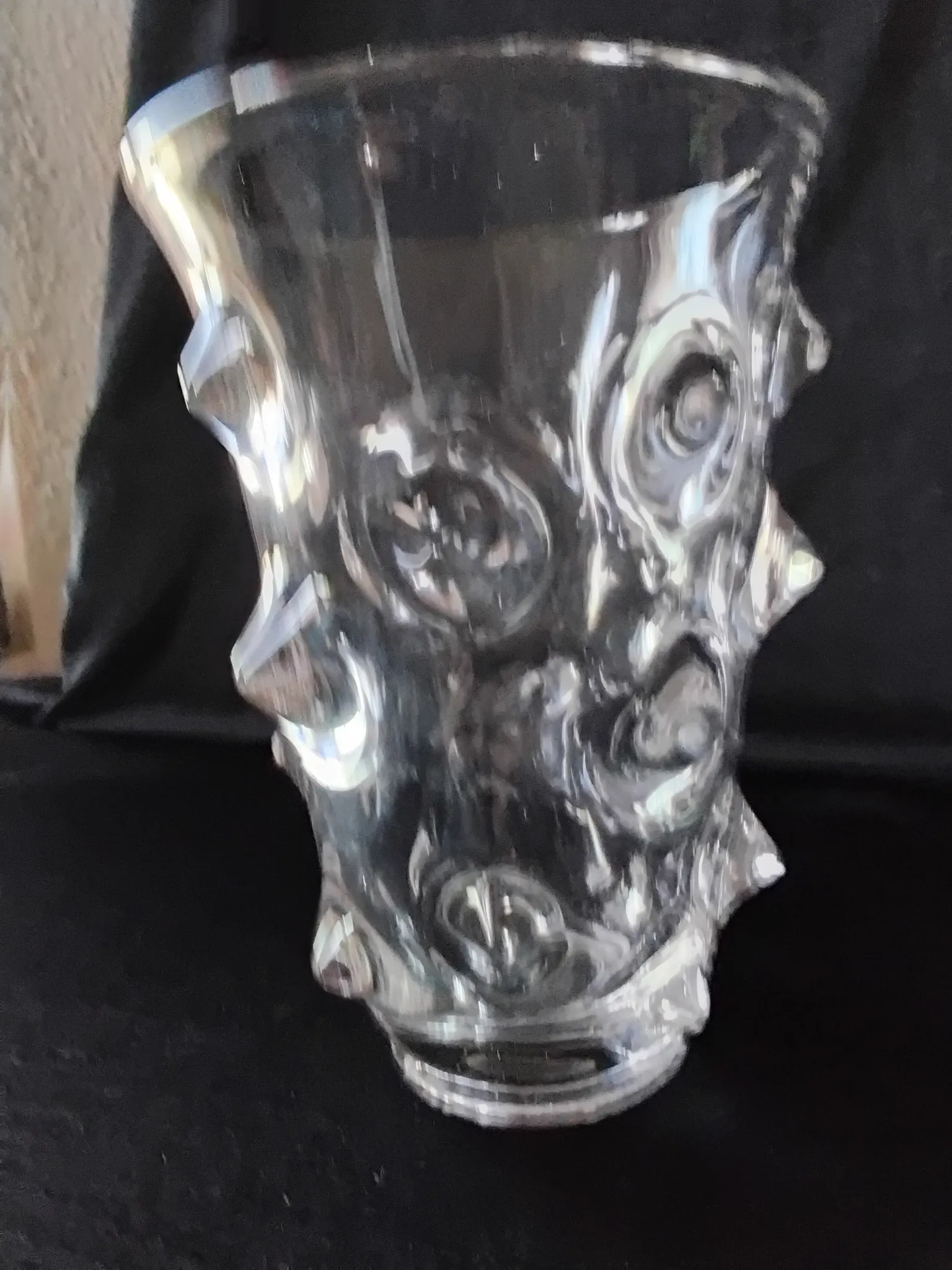 Crystal vase with a peak decoration from the 1960s-1970s.