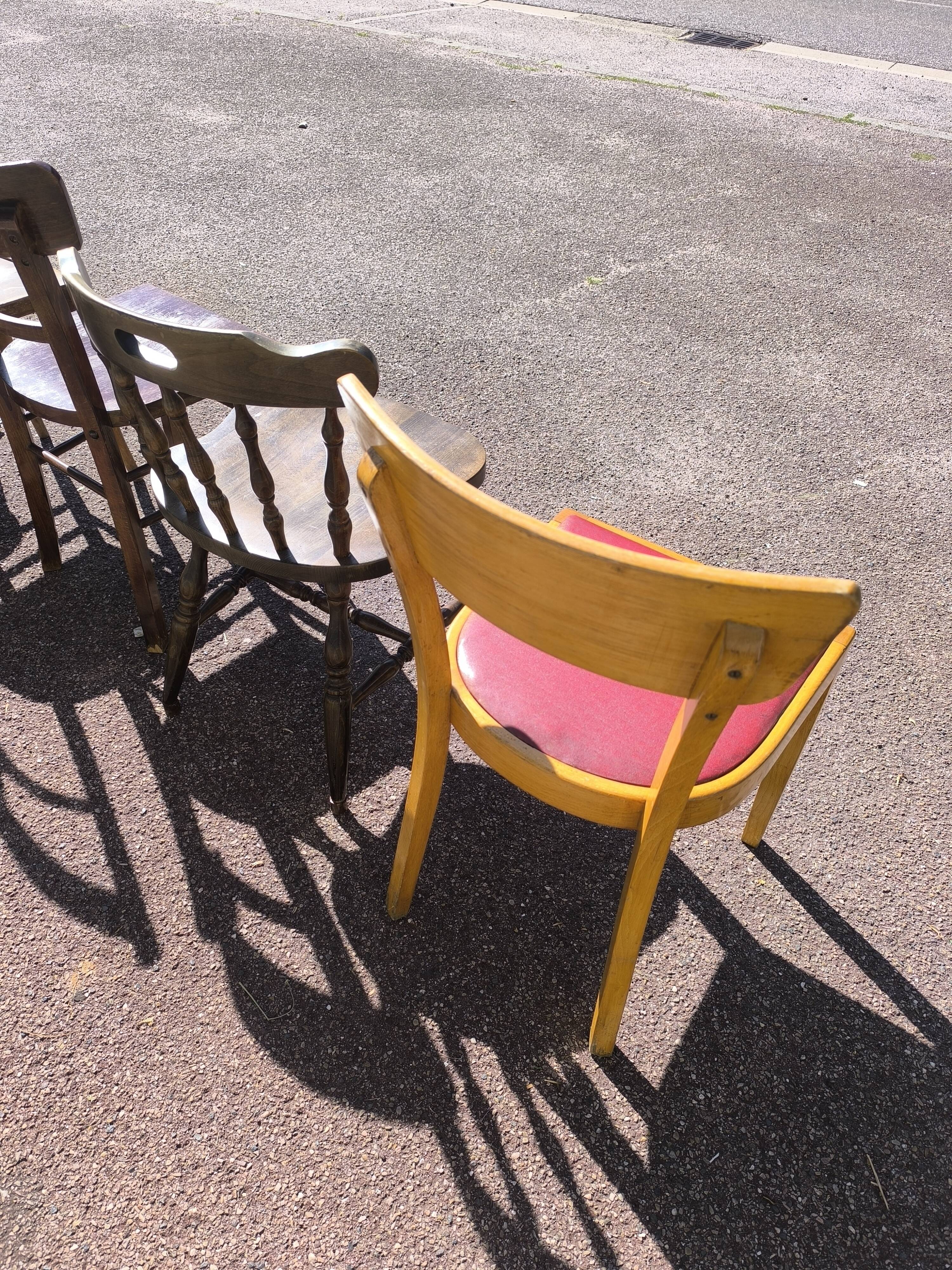 Lot de 6 chaises de bistrot dépareillées bois
