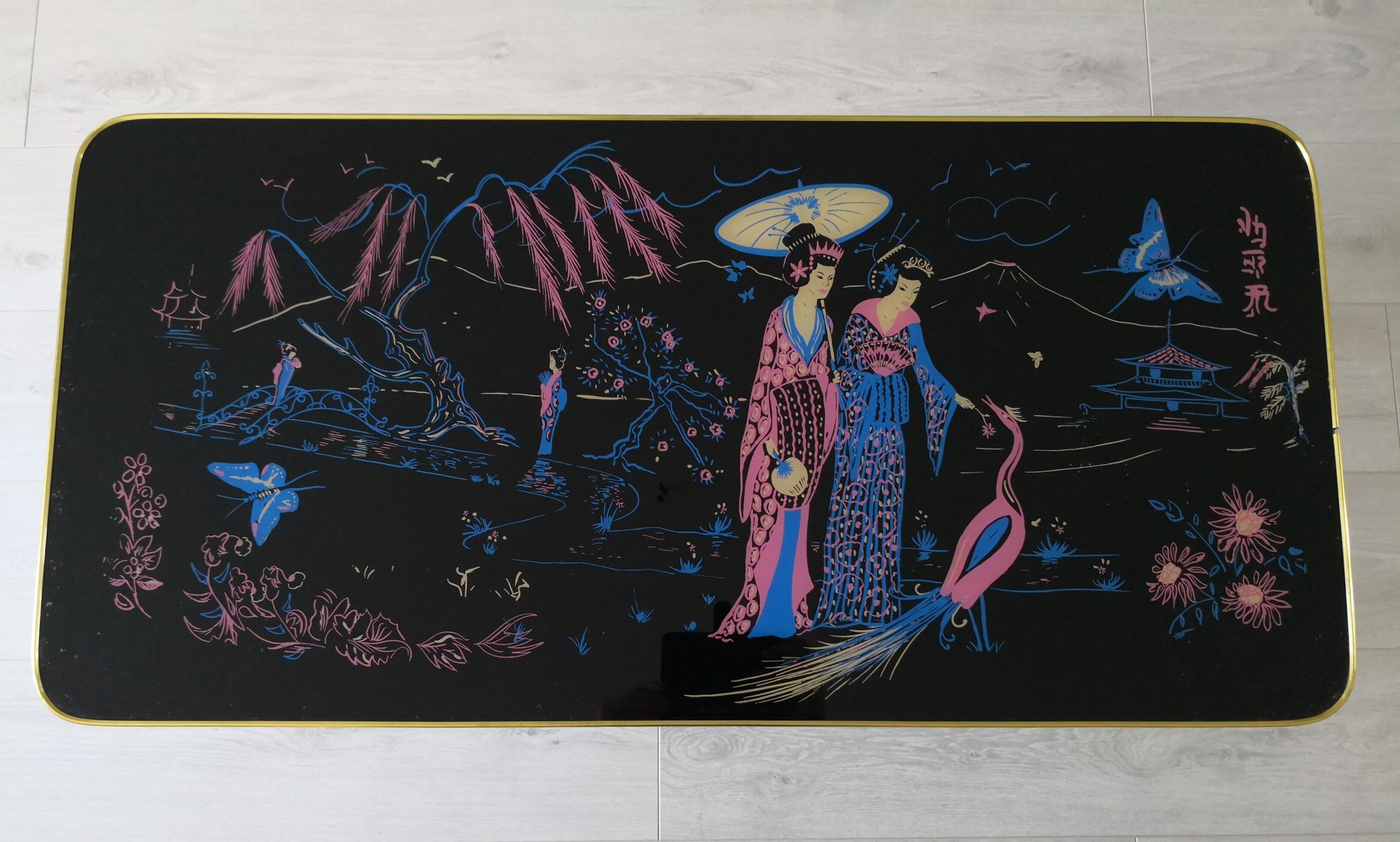 Table low feet spindles 60s/70s