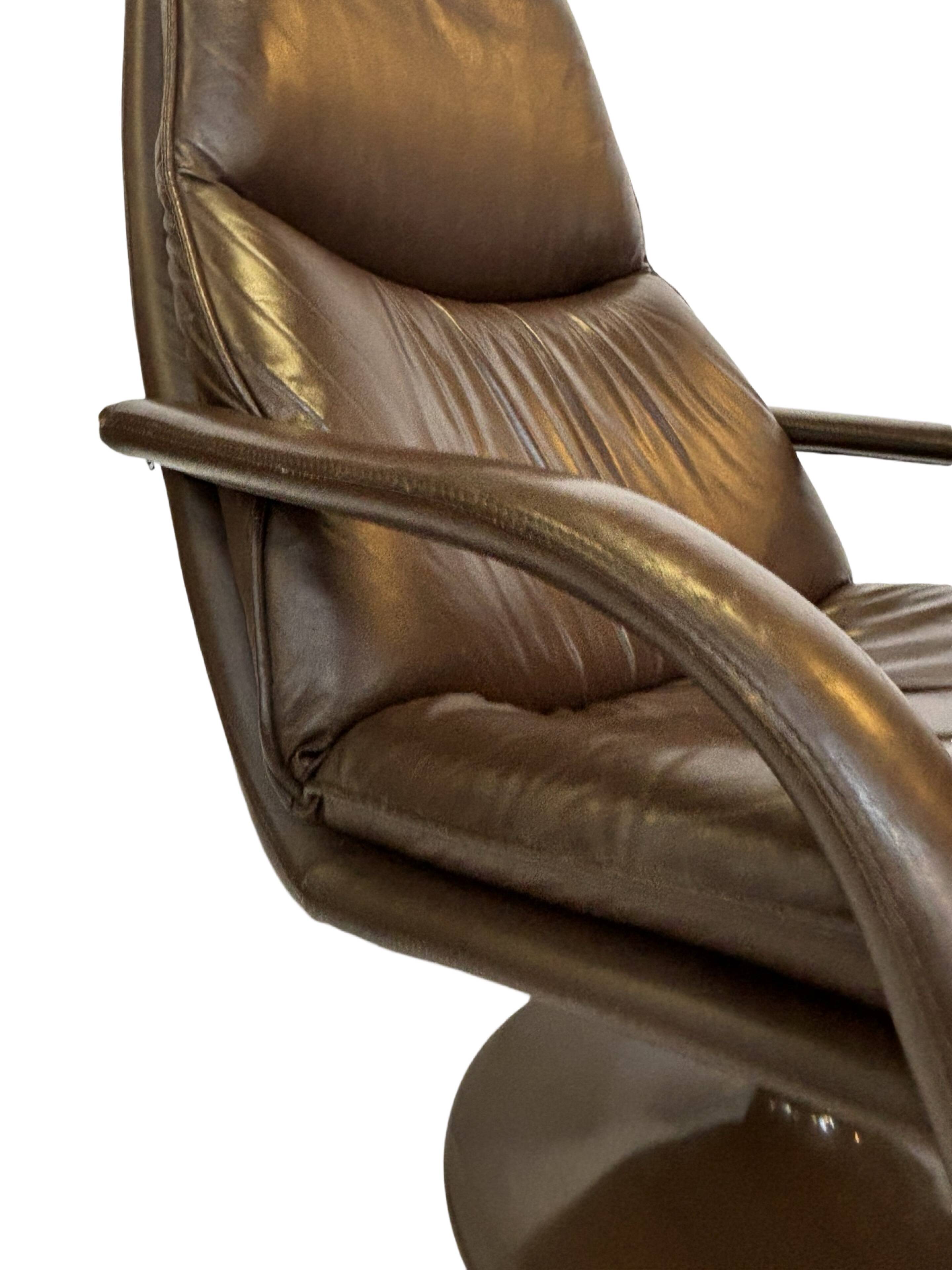 Vintage Artifort lounge chair Geoffrey Harcourt Design Easy Chair