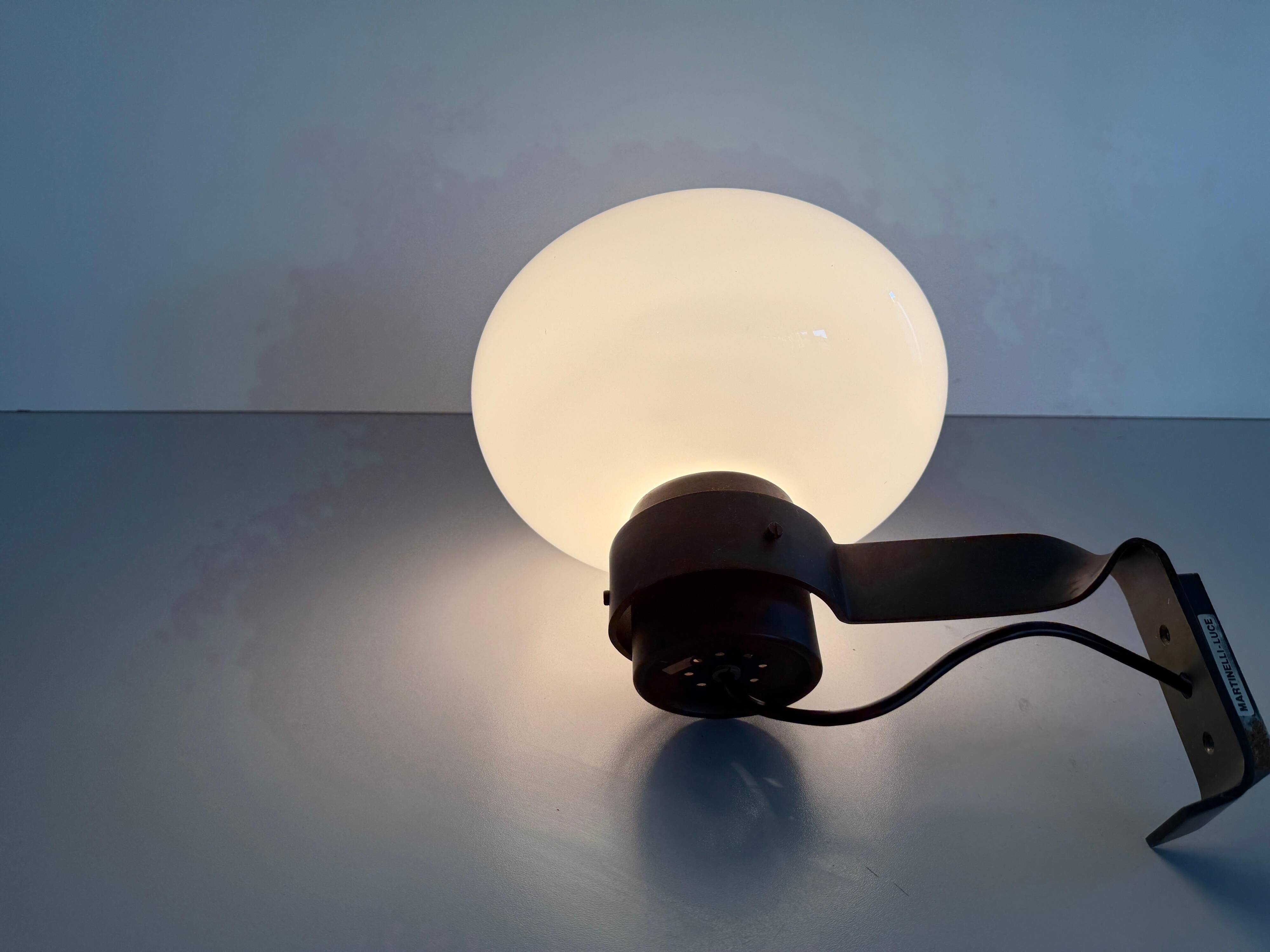 Applique simple par Elio Martinelli pour Martinelli Luce, 1970, Italie