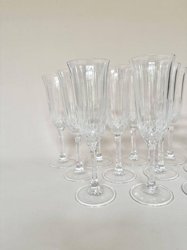 Set de 12 flûtes à champagne en cristal
