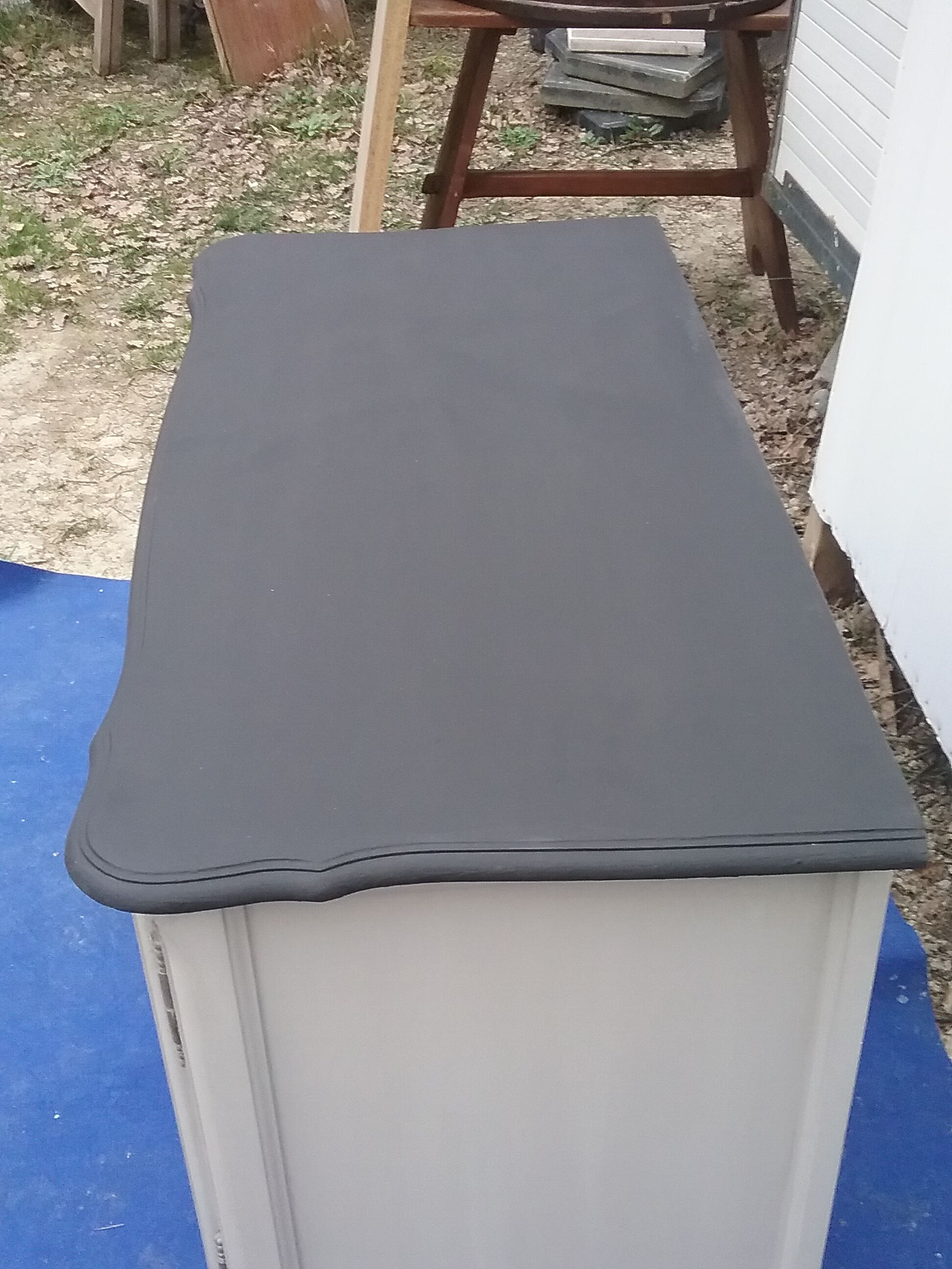 Sideboard style Louis XV light gray