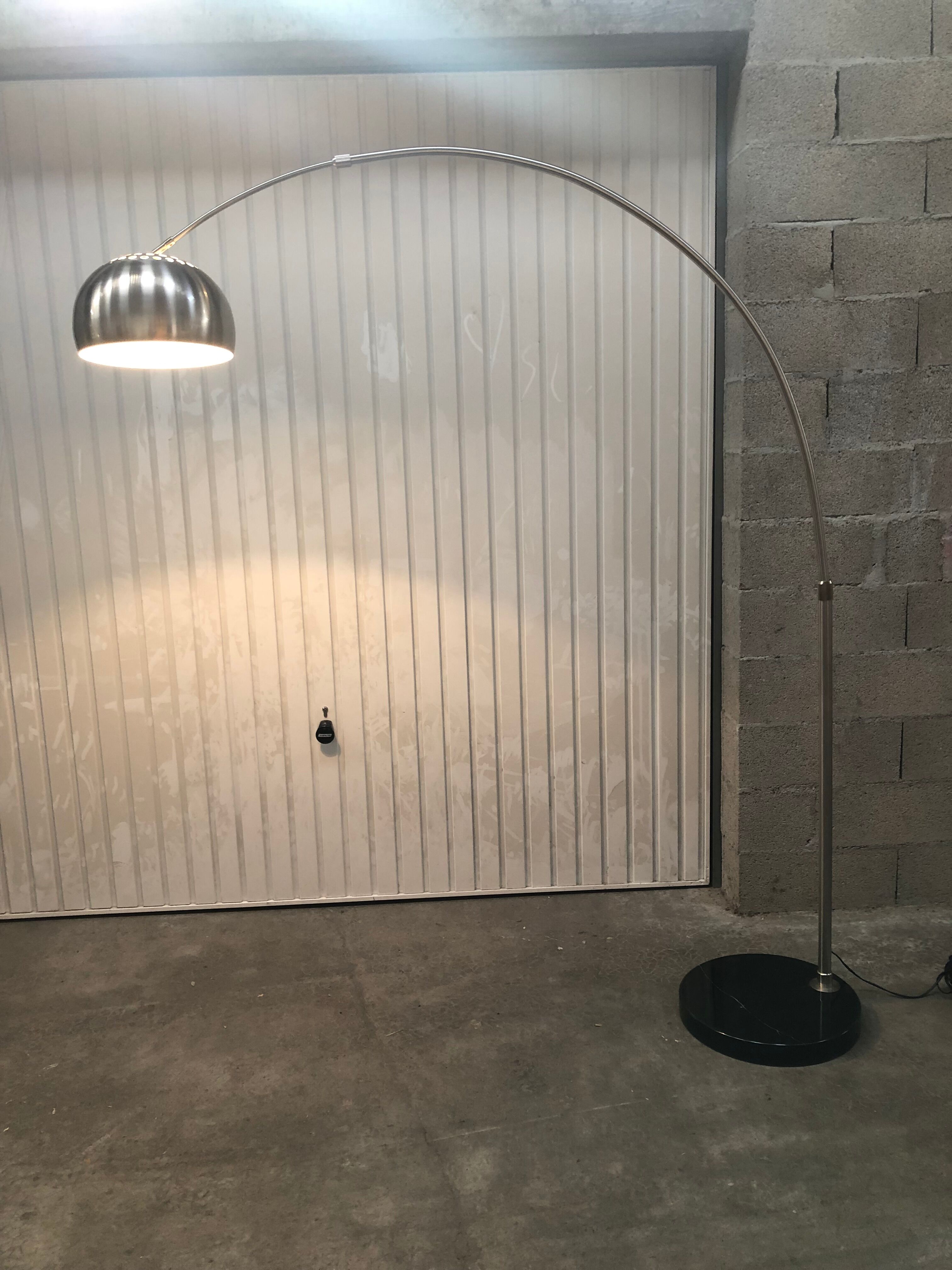 arc floor lamp of the 80s chrome