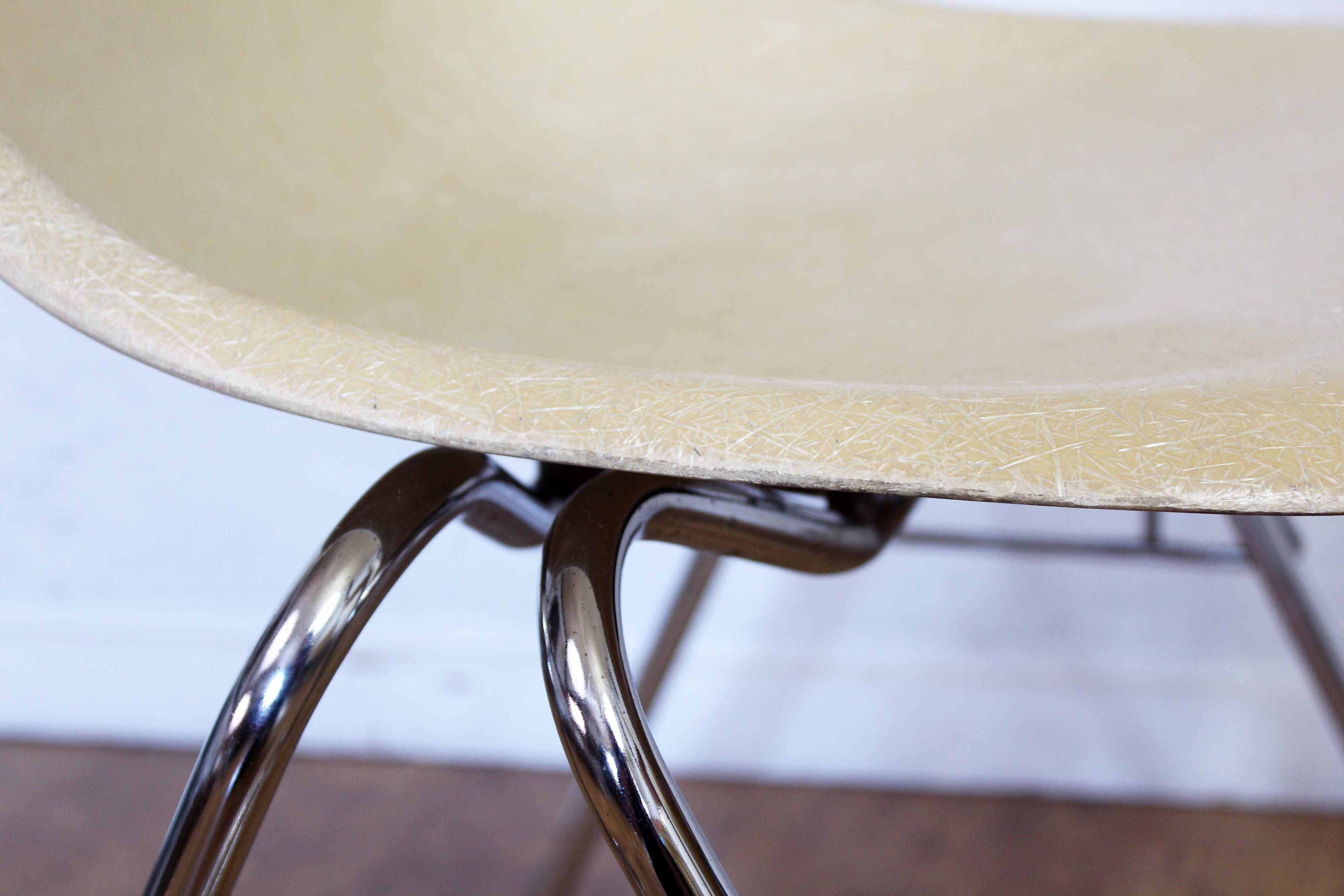Pair of Eames / Herman Miller DSS model fiberglass chairs