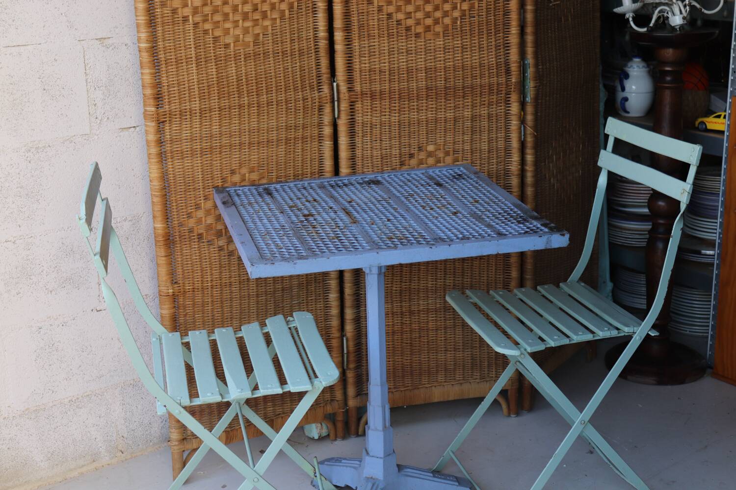 Old bistro table in cast iron and perforated metal, SIGHE Jeune Toulo