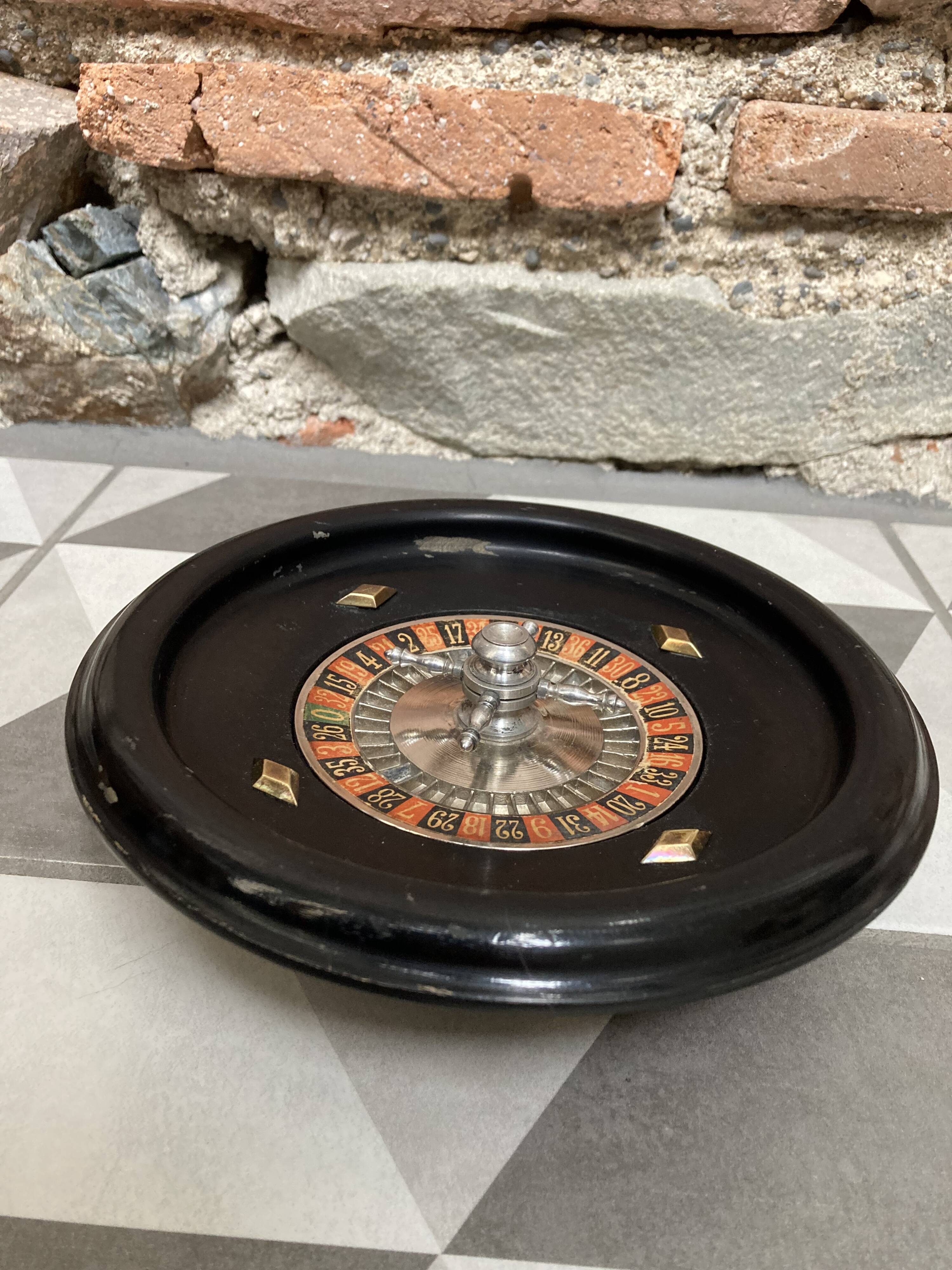 Casino roulette 20s/30s