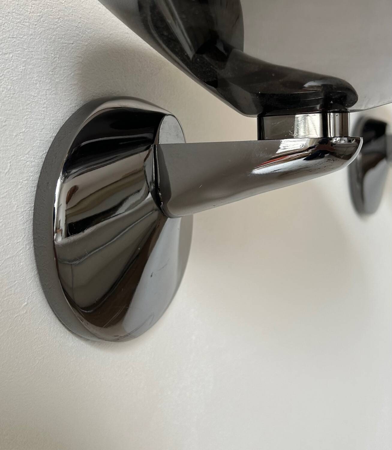 Paire d’appliques vintage, métal chromé, Italie 1970