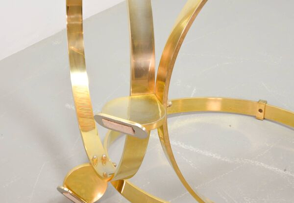 Table basse ronde en laiton avec plateau en verre fumé Knut Hesterberg, Allemagne, années 70