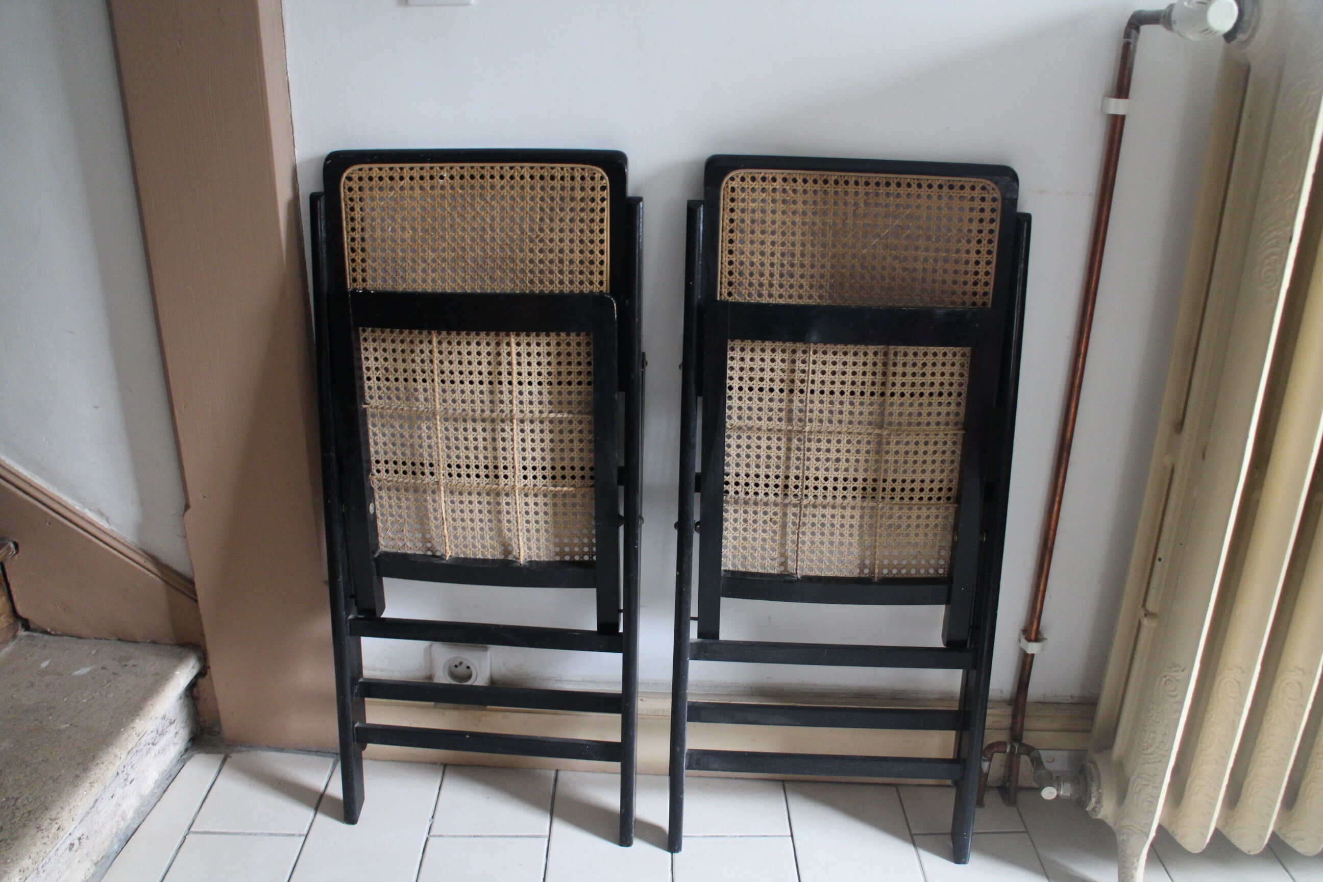 Paire de chaises pliantes bois et cannage