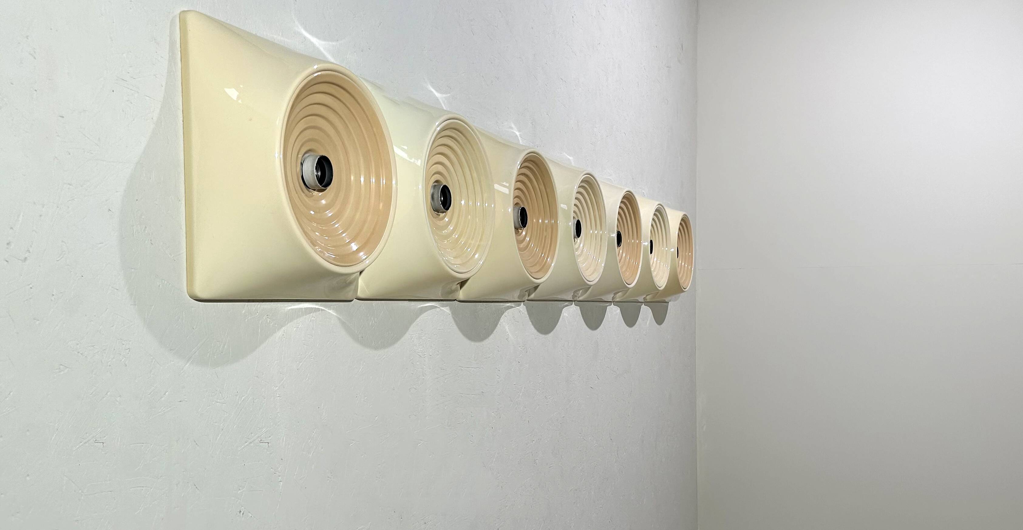 Stilnovo wall lamp for Studio Nizzoli and Associates