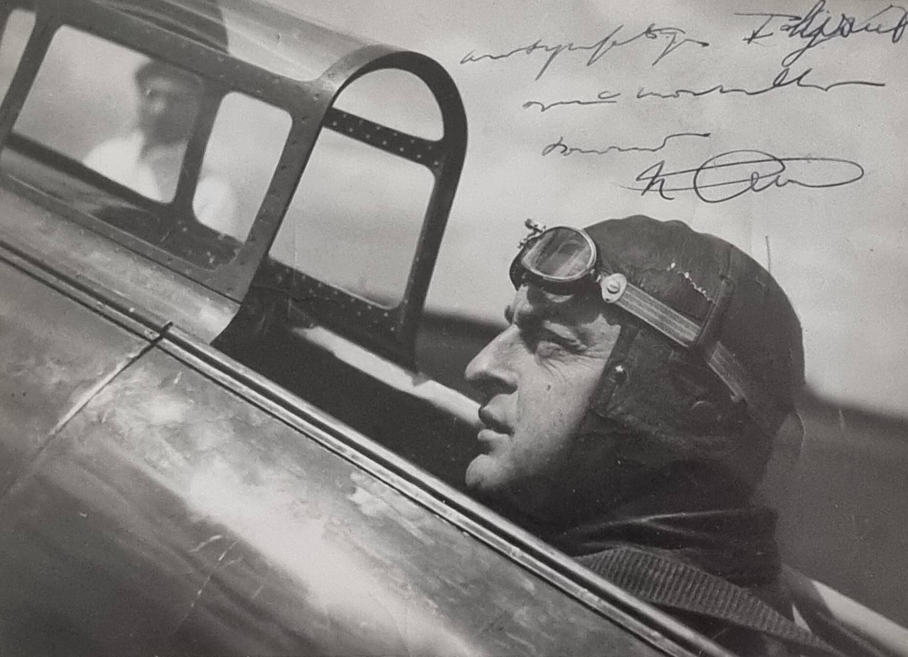 Maurice Arnoux – Original signed photograph, French aviator circa 1934