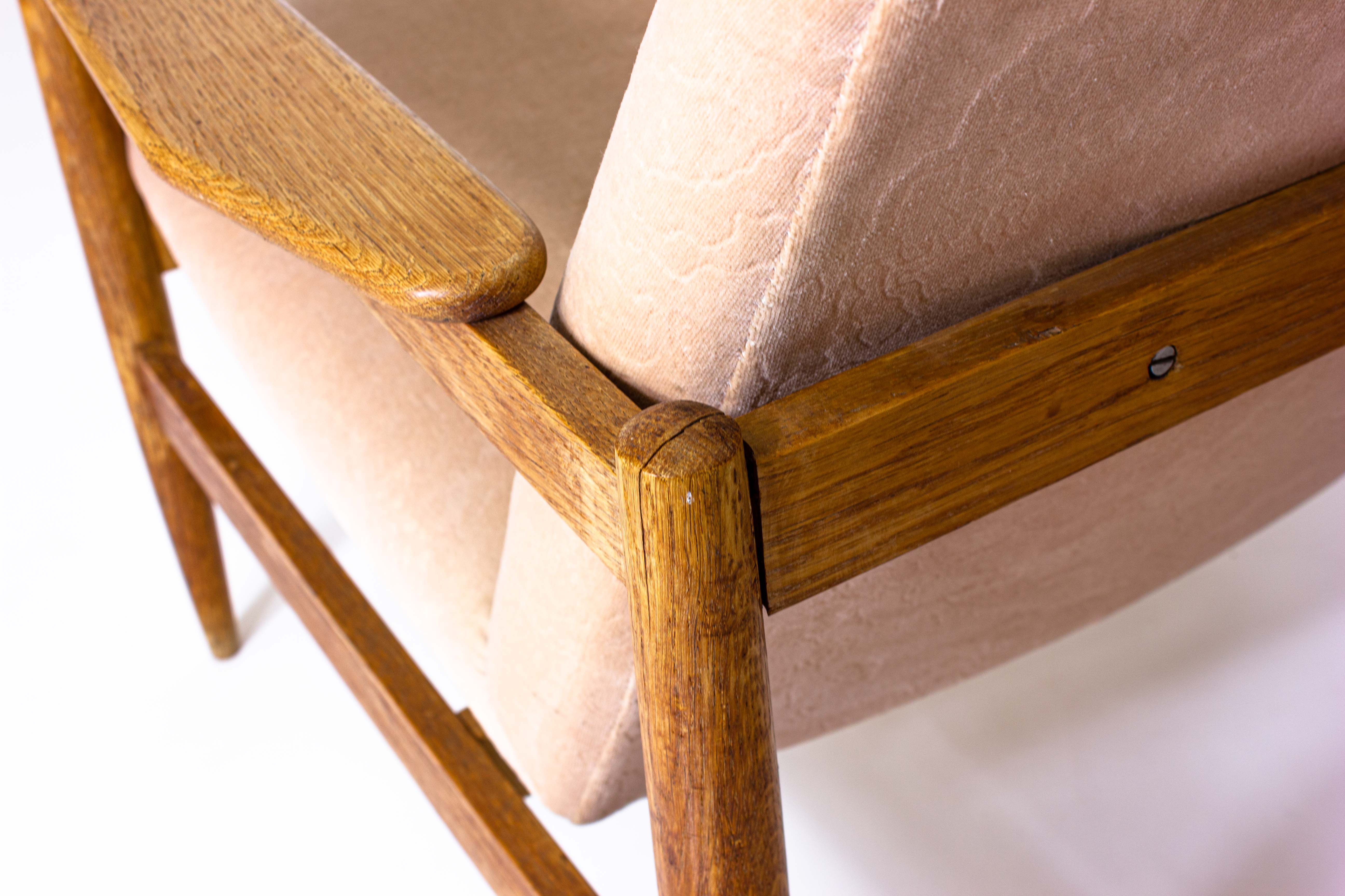 Ensemble de deux fauteuils danois en tissu rose
