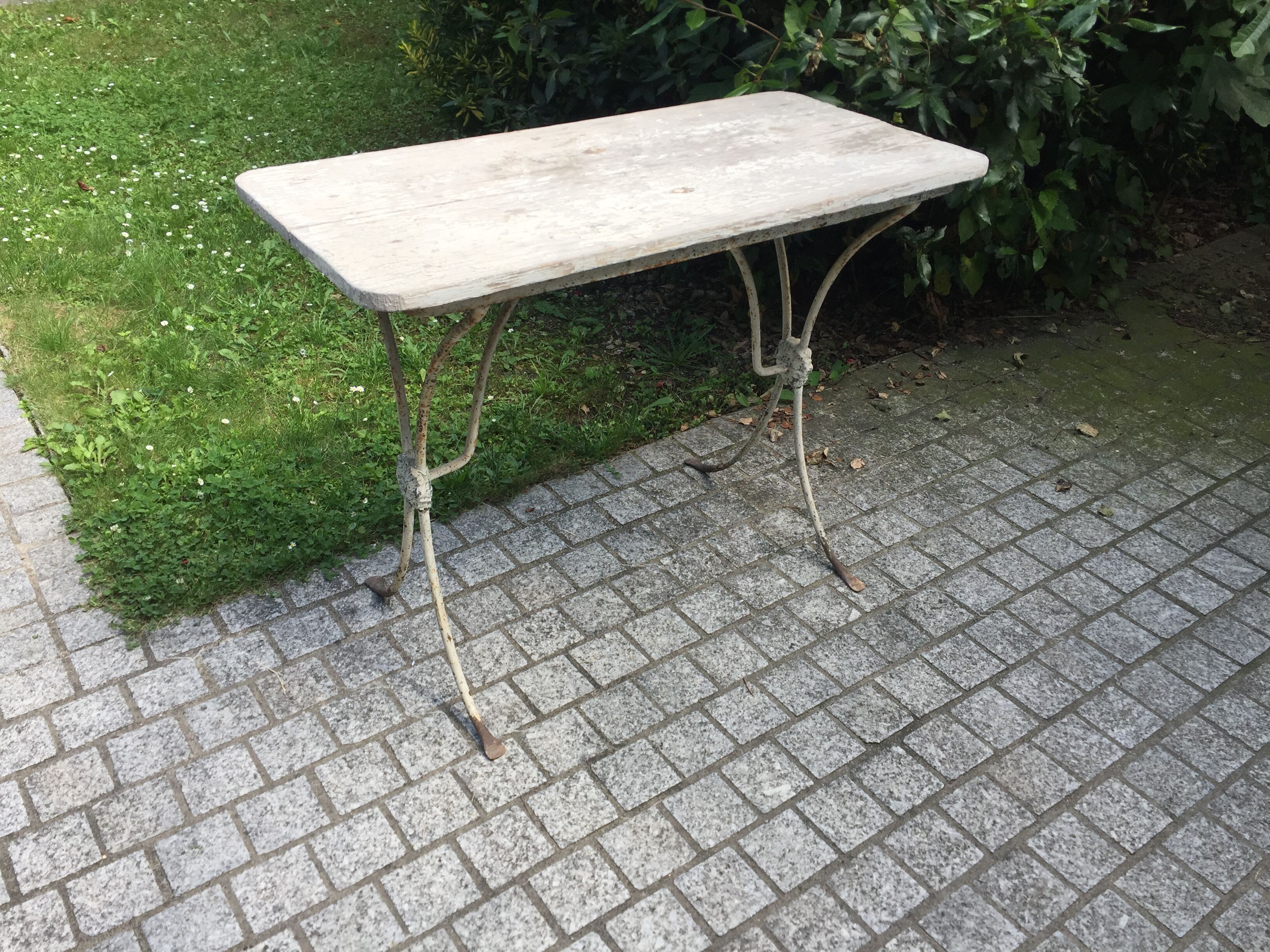 Dining garden of wood and wrought iron early twentieth