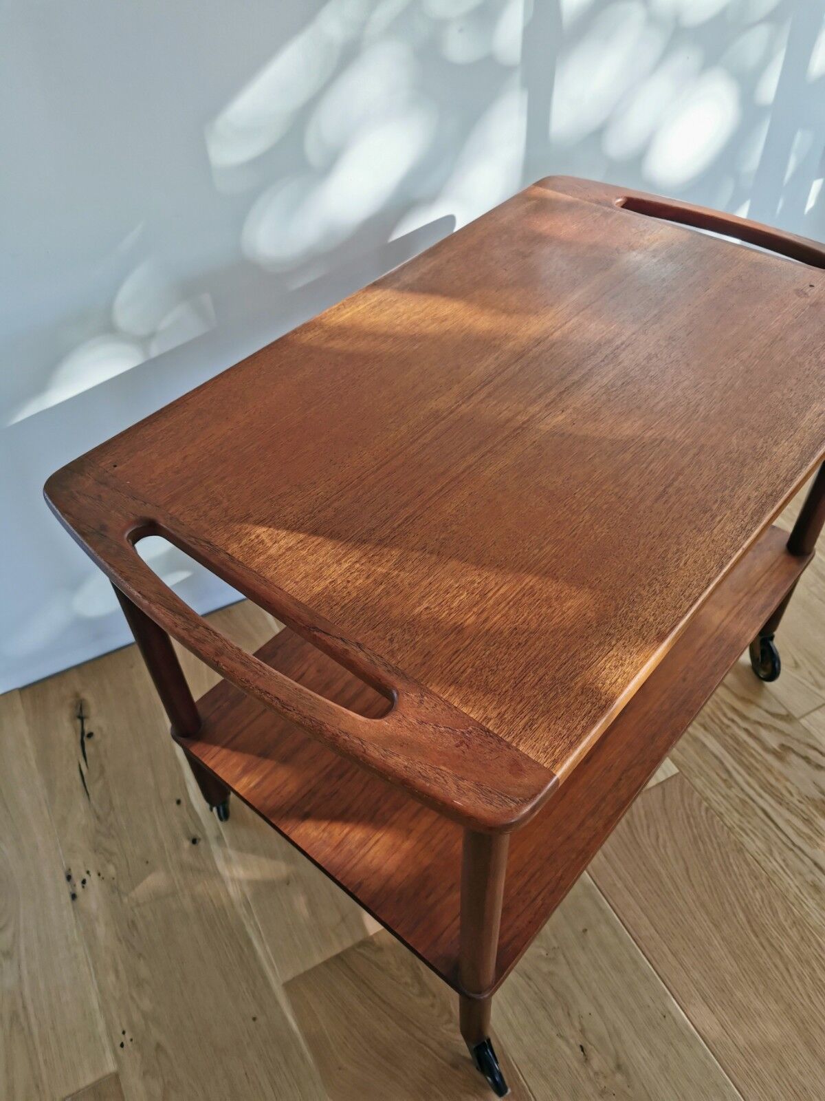 Dessert/ Scandinavian trolley teak Bowa