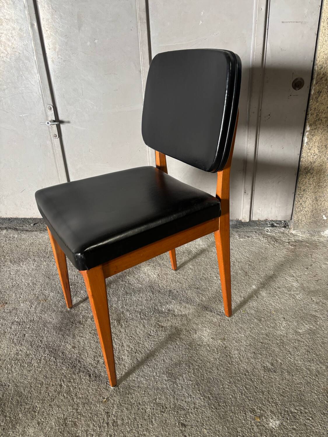Set of 4 vintage 1960s chairs in wood and black faux leather – design