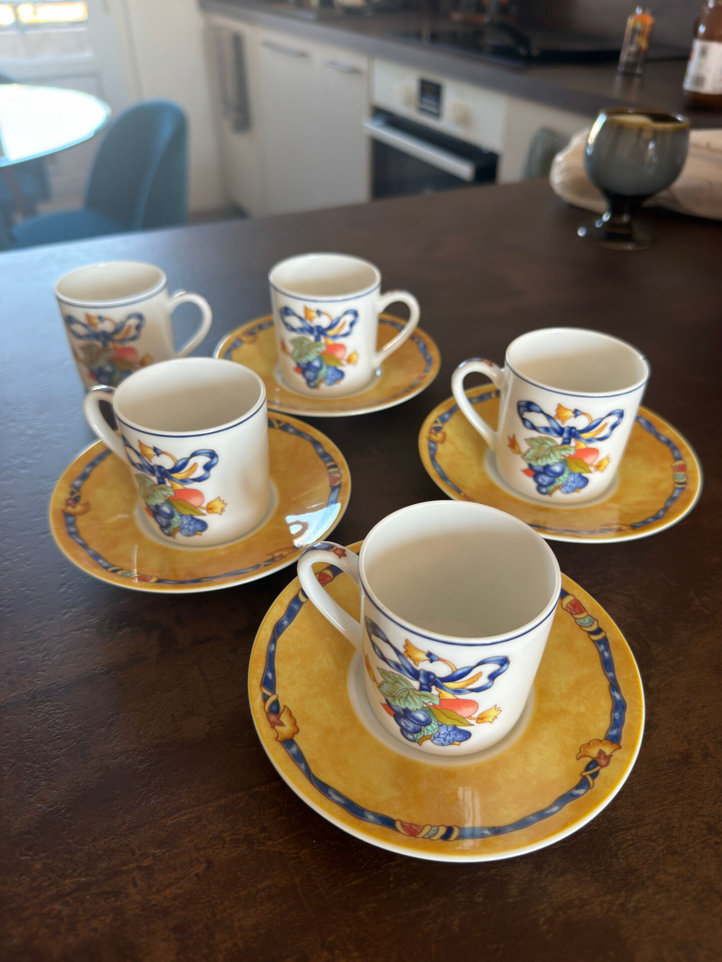 Bernardaud Limoges Borghèse – 5 cups + 4 saucers in porcelain