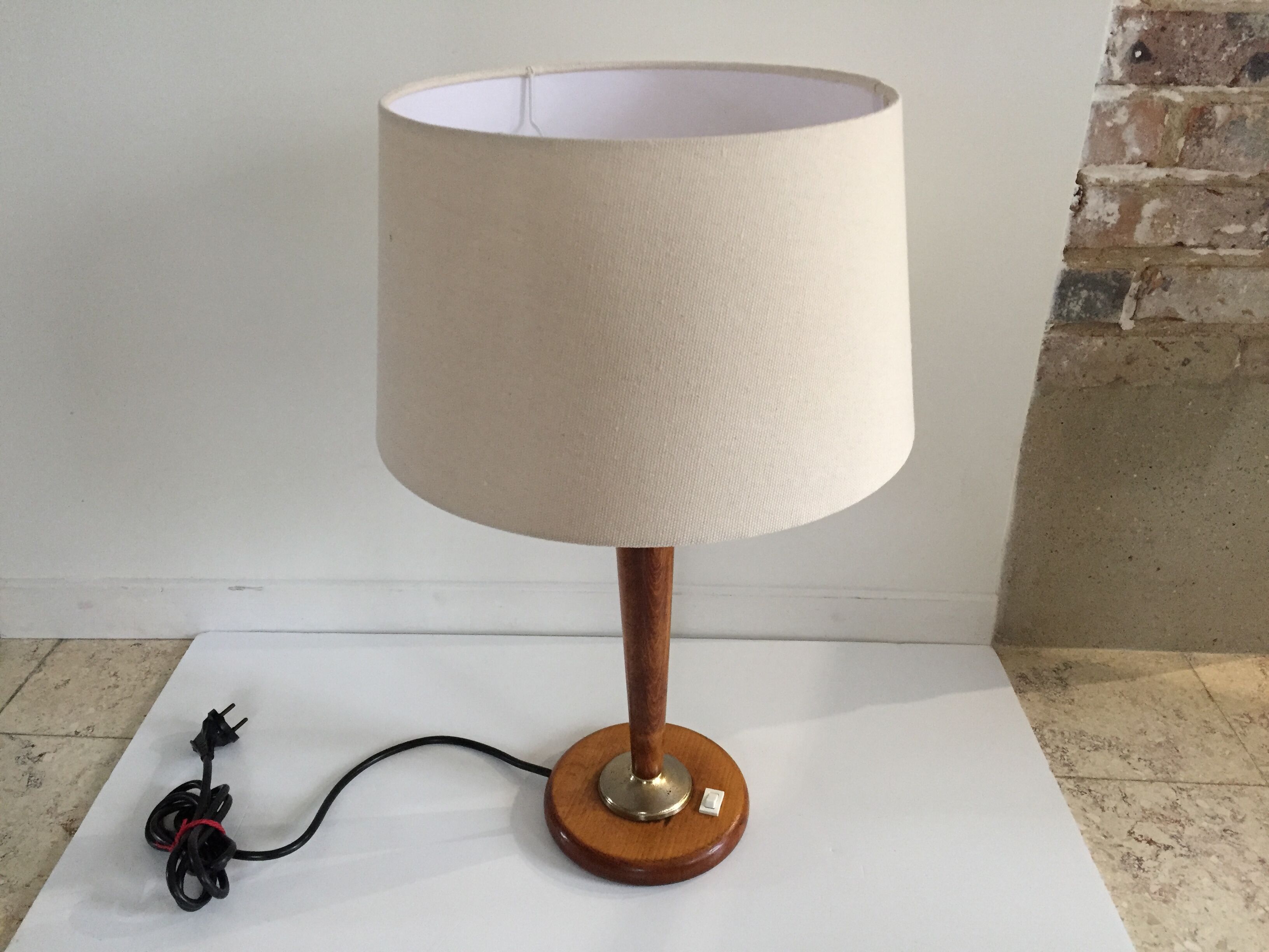 Chic wooden office lampe 1960