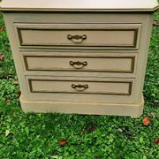 Chest of drawers