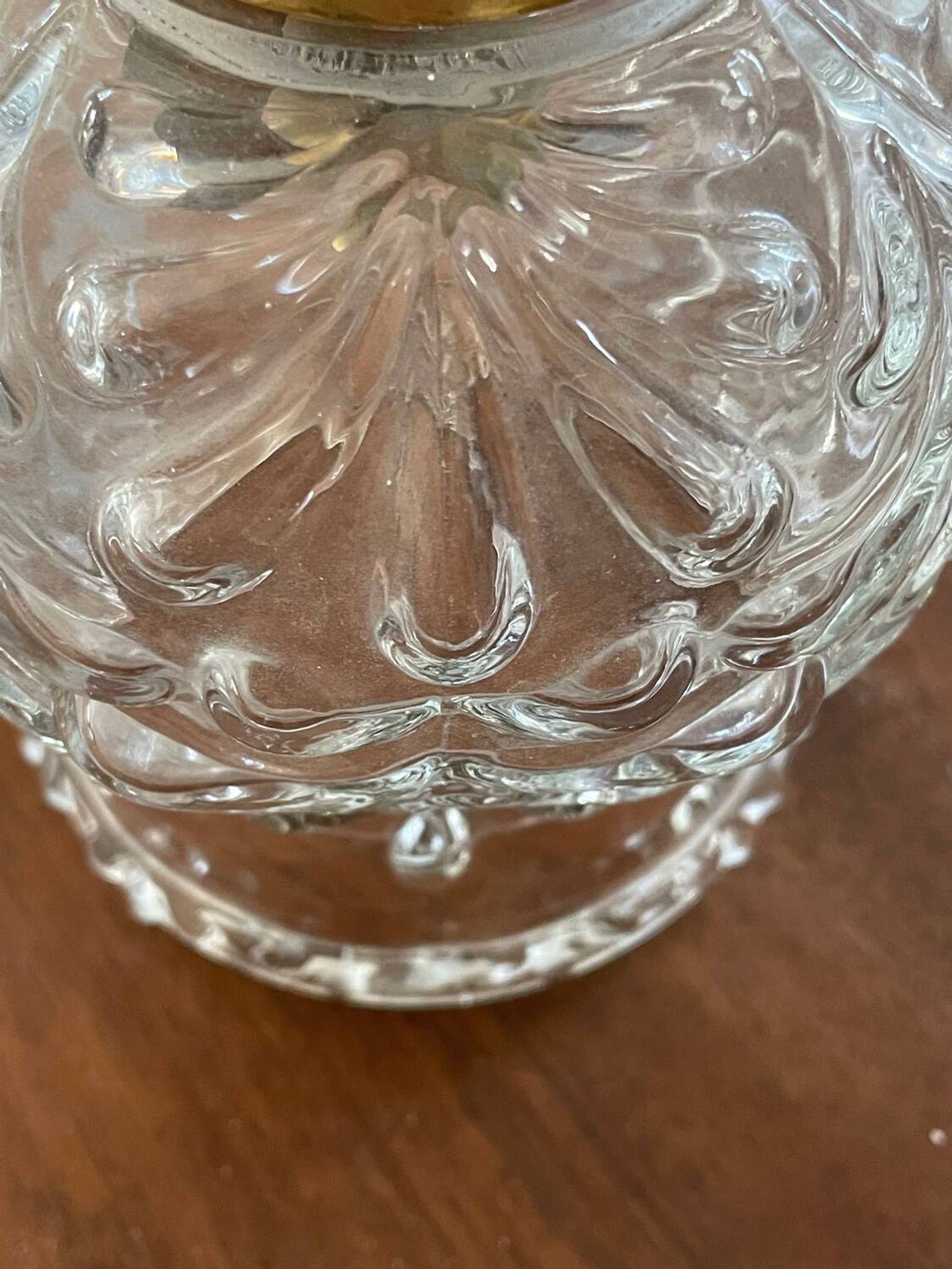 Suspension en verre moulé et métal doré vintage