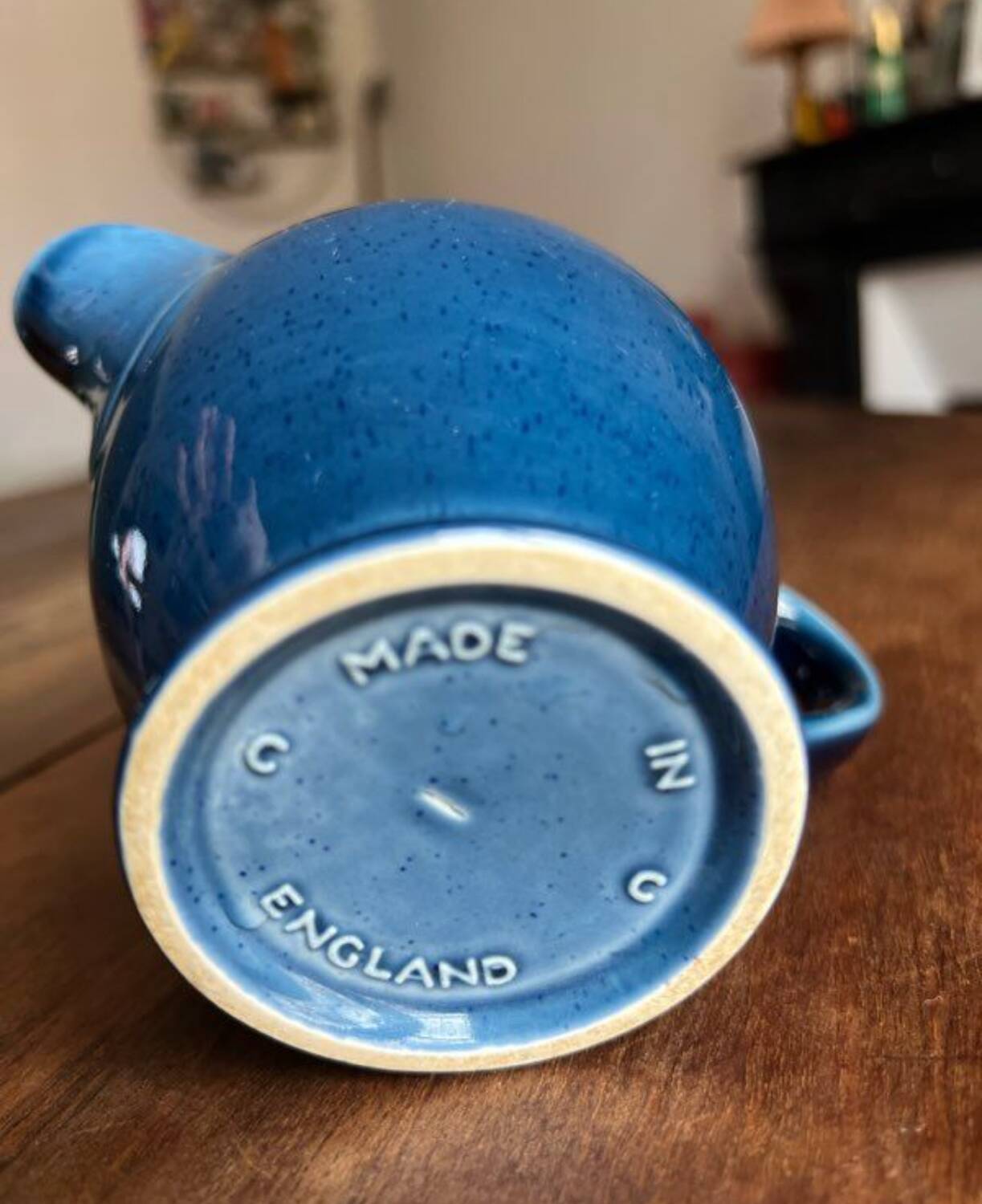 Petit pichet en porcelaine bleue Made in England