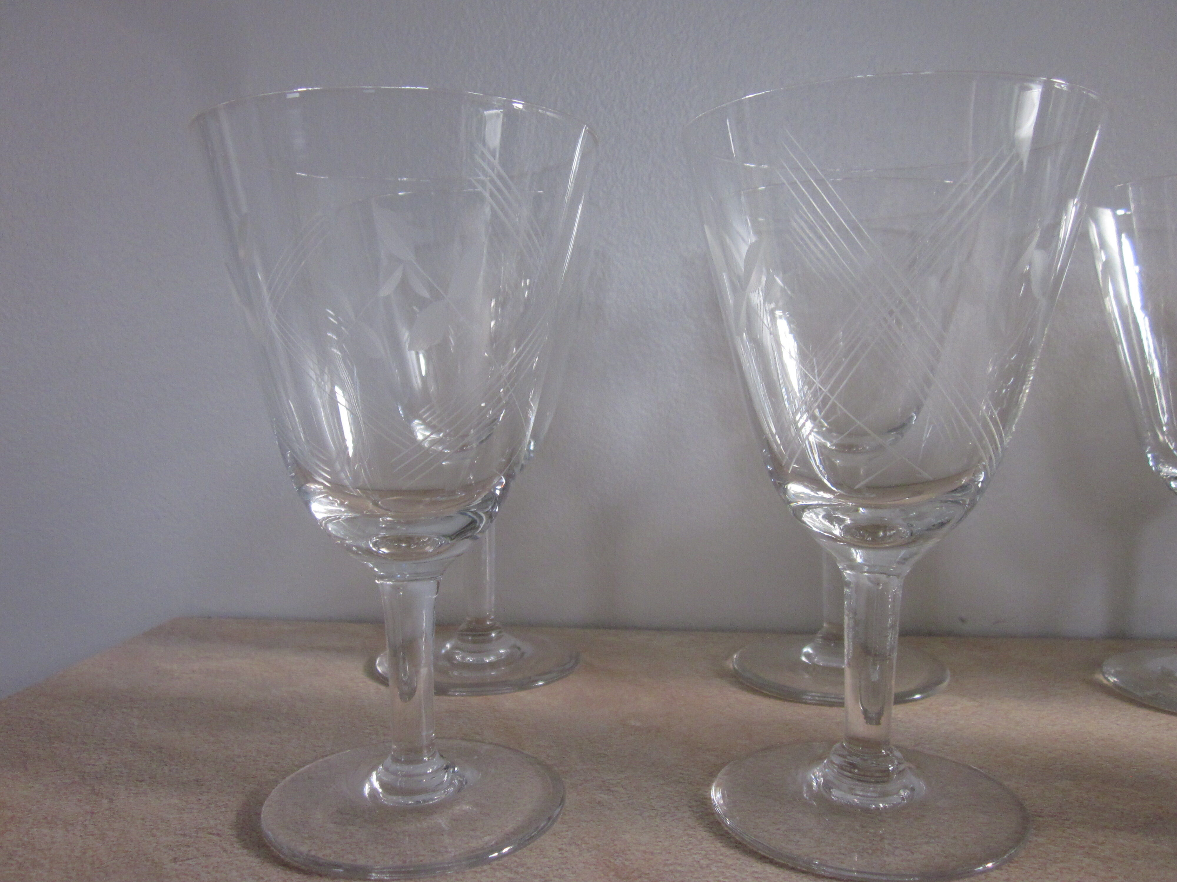 Set of 10 glasses of wine, 50s