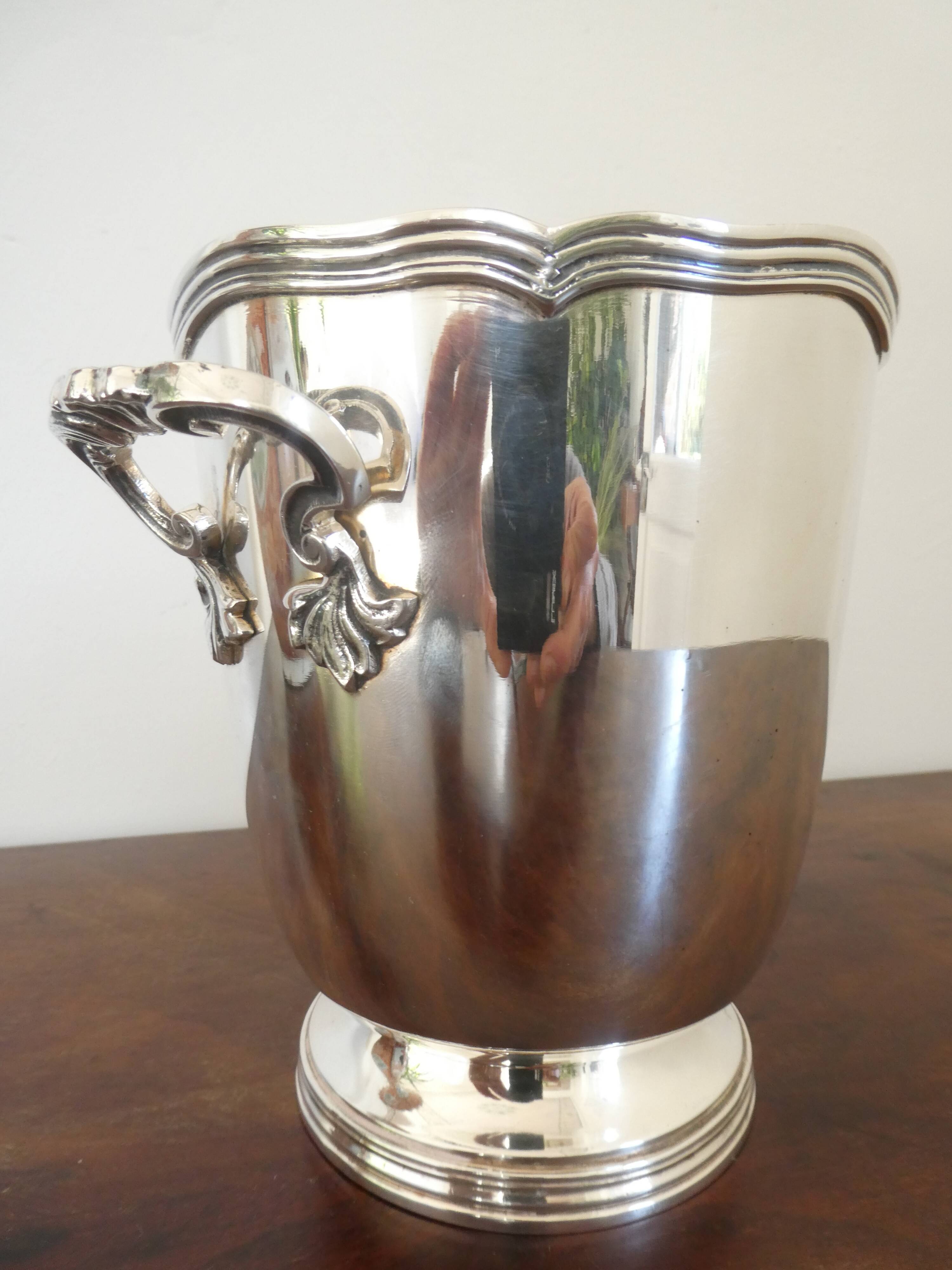 Louis XV style silver-plated metal ice/ice cube bucket