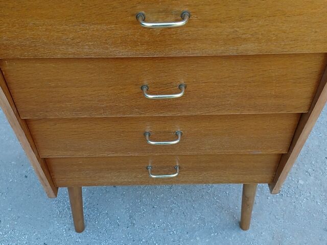 Chiffonnier vintage des années 1960 avec pieds inclinés