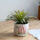 Petit cache-pot vintage en barbotine à décor de fleur rose