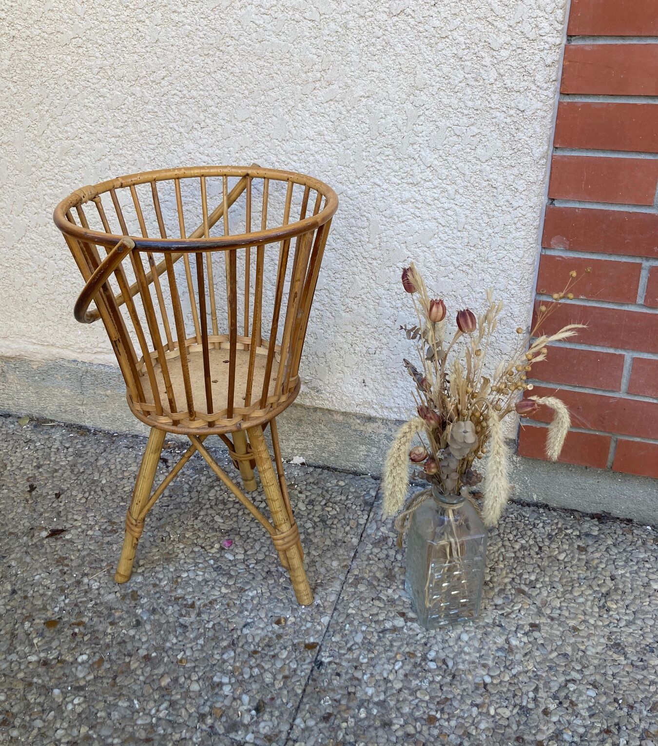 Vintage rattan worker