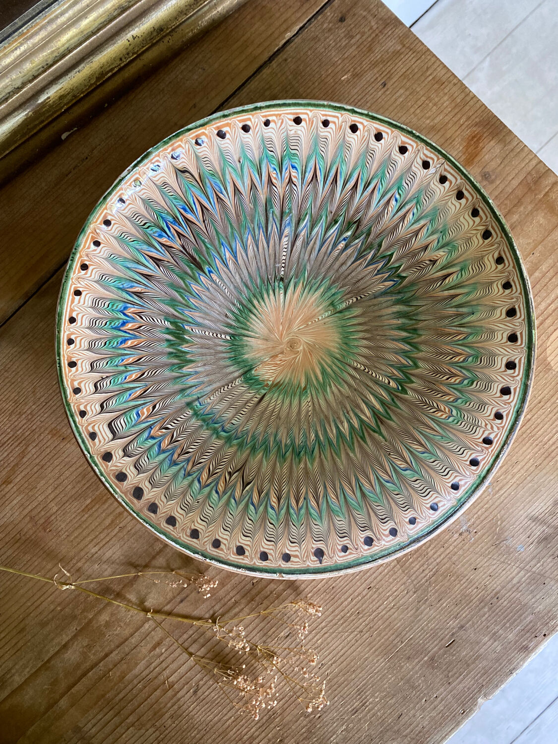 Assiette en terre cuite