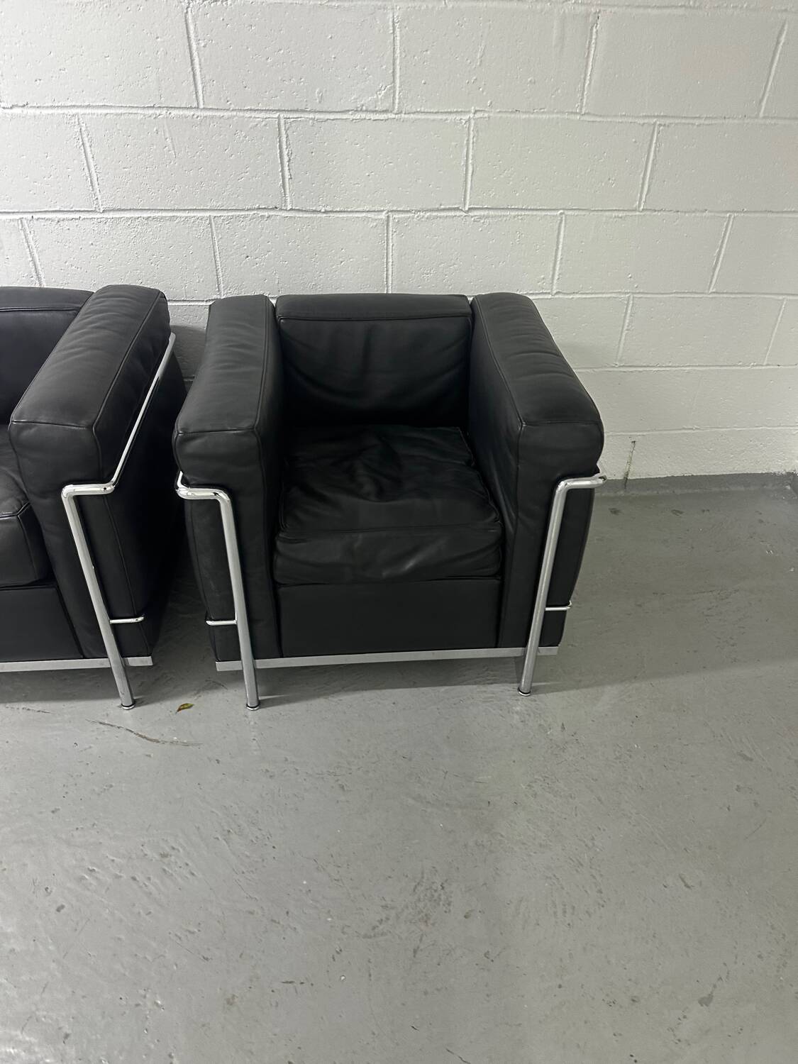 Paire de fauteuils LC2 Le Corbusier édition Cassina vintage