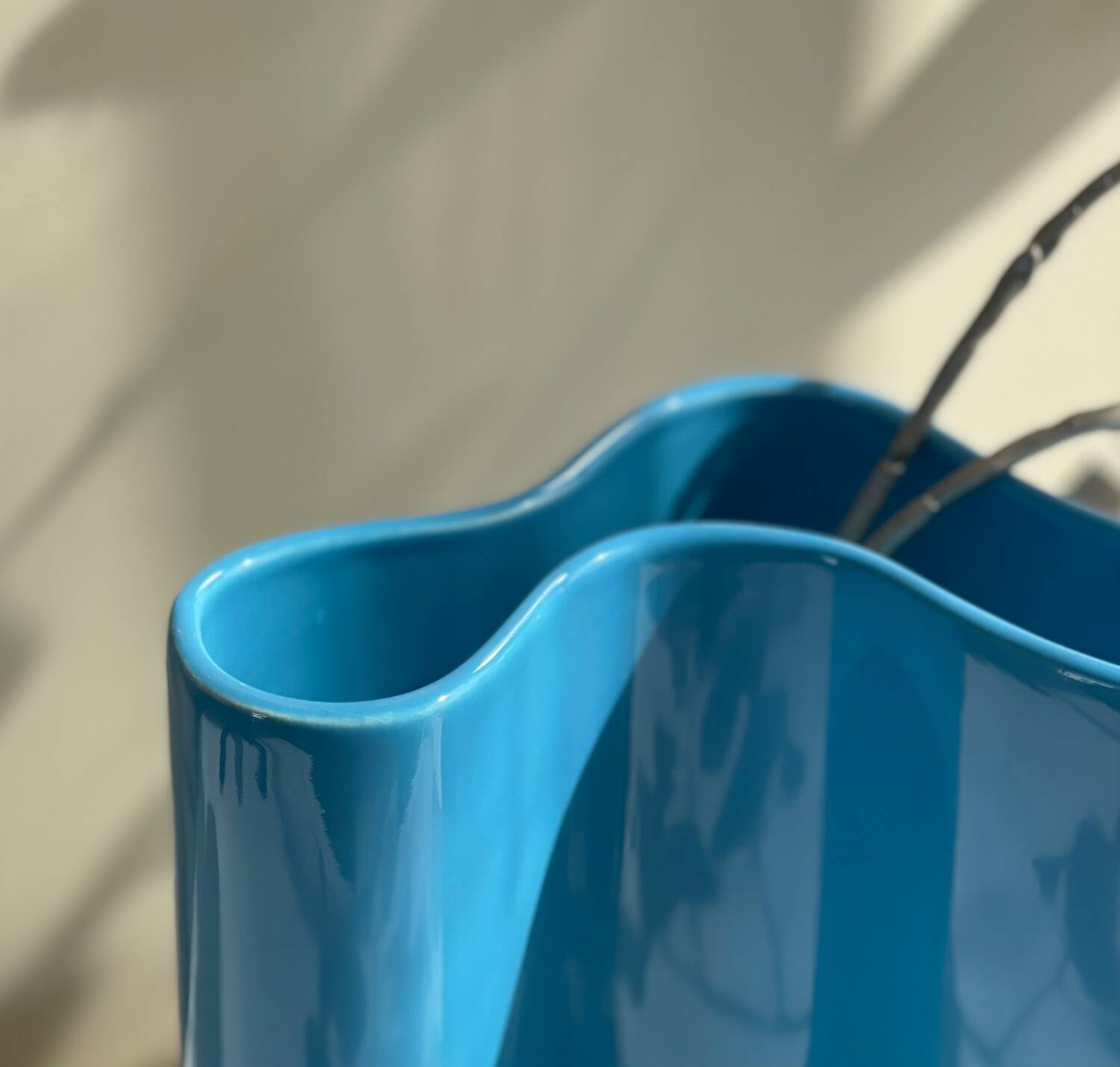 Biomorphic ceramic vase