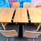 Ensemble exclusif de table à manger comprenant 6 chaises cantilever