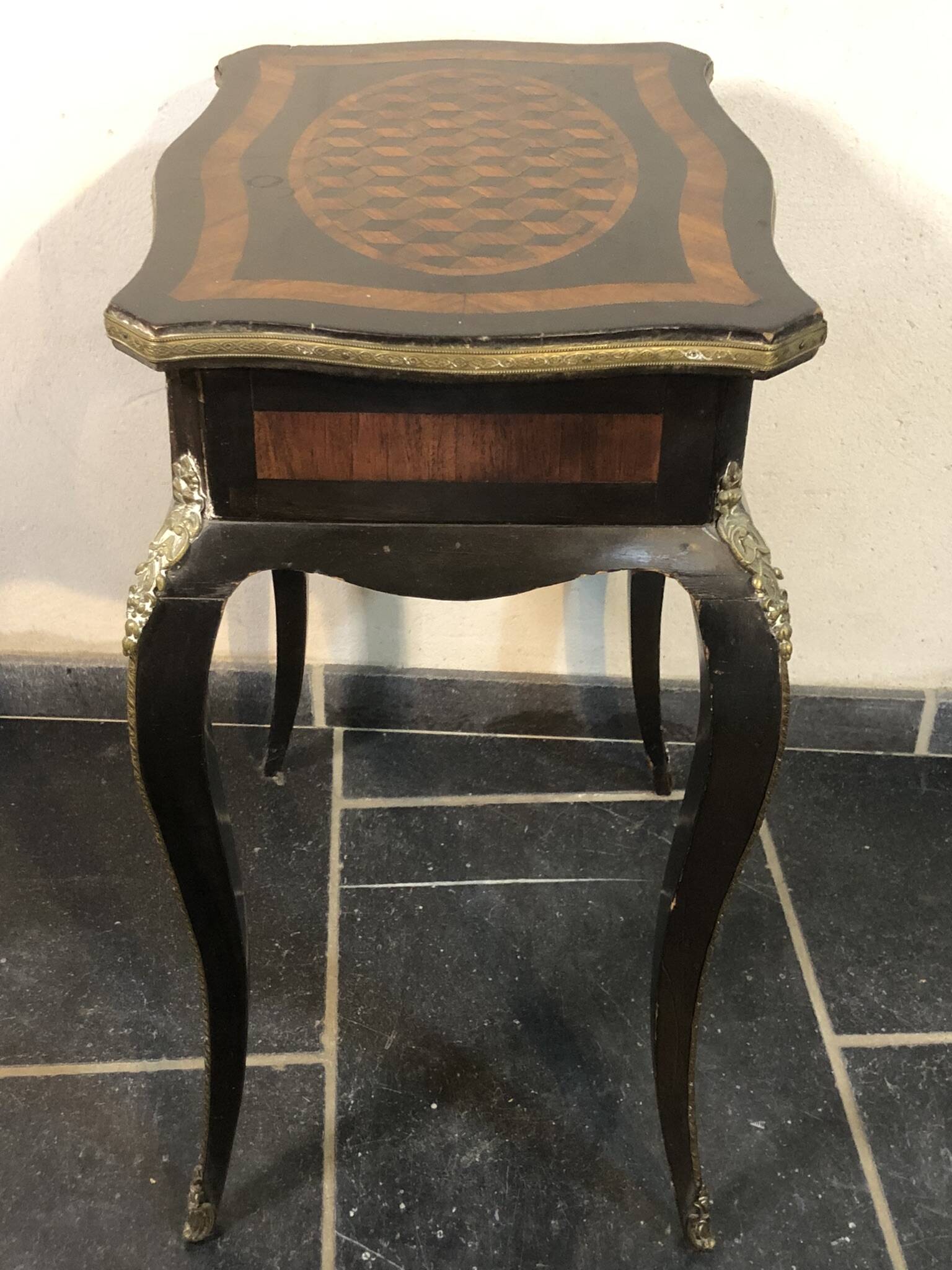 Dressing table / Worker in mercury glass marquetry and bronze fittings