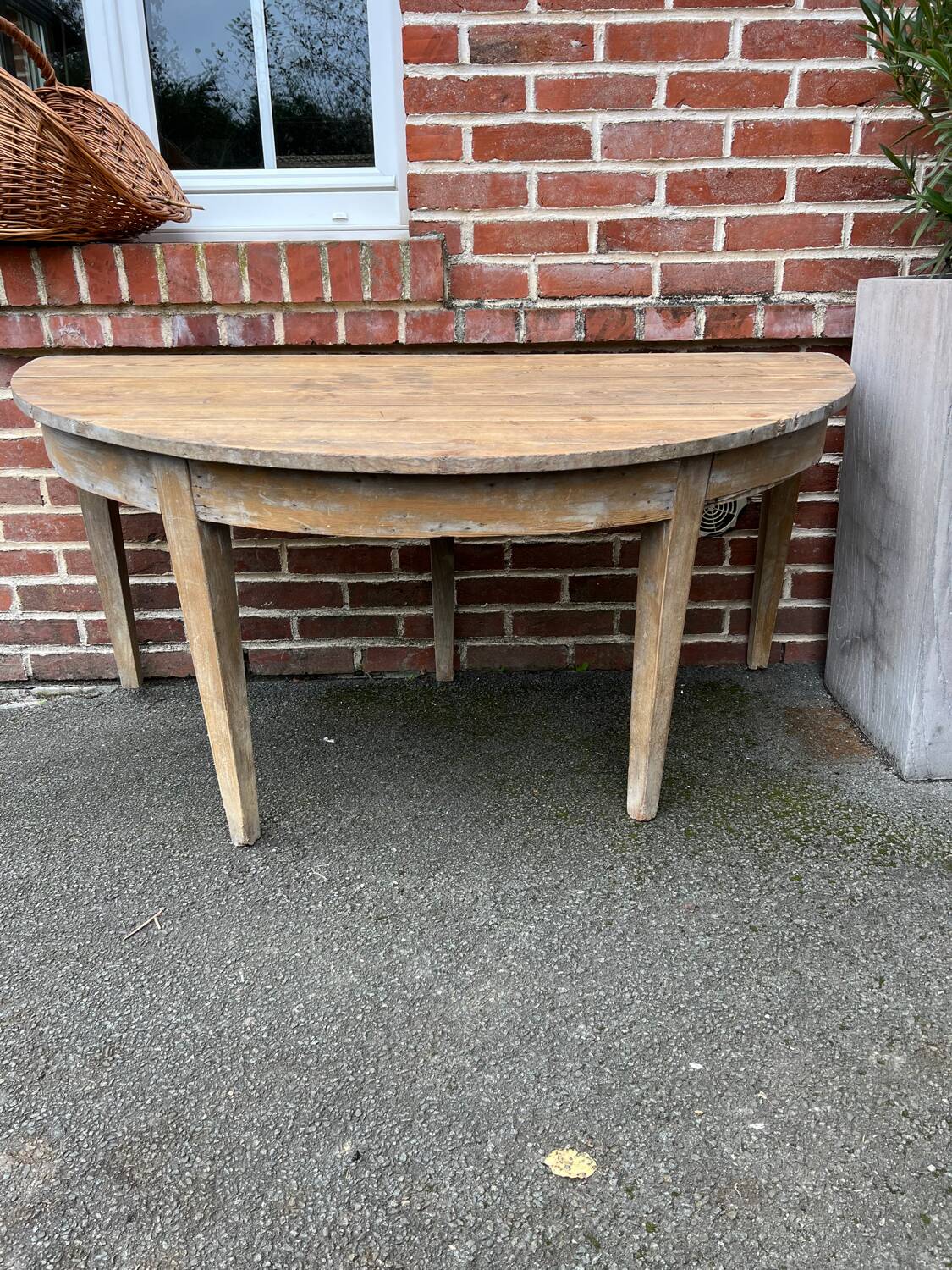 Ancienne table en bois demie lune