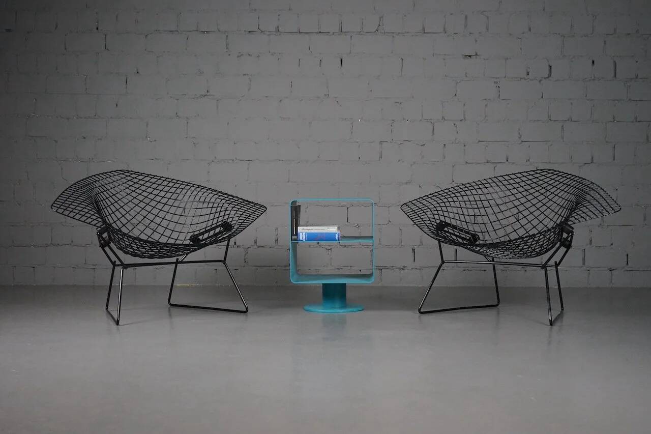 Diamond chair model 422 by Harry Bertoia for Knoll Int. (2/3)