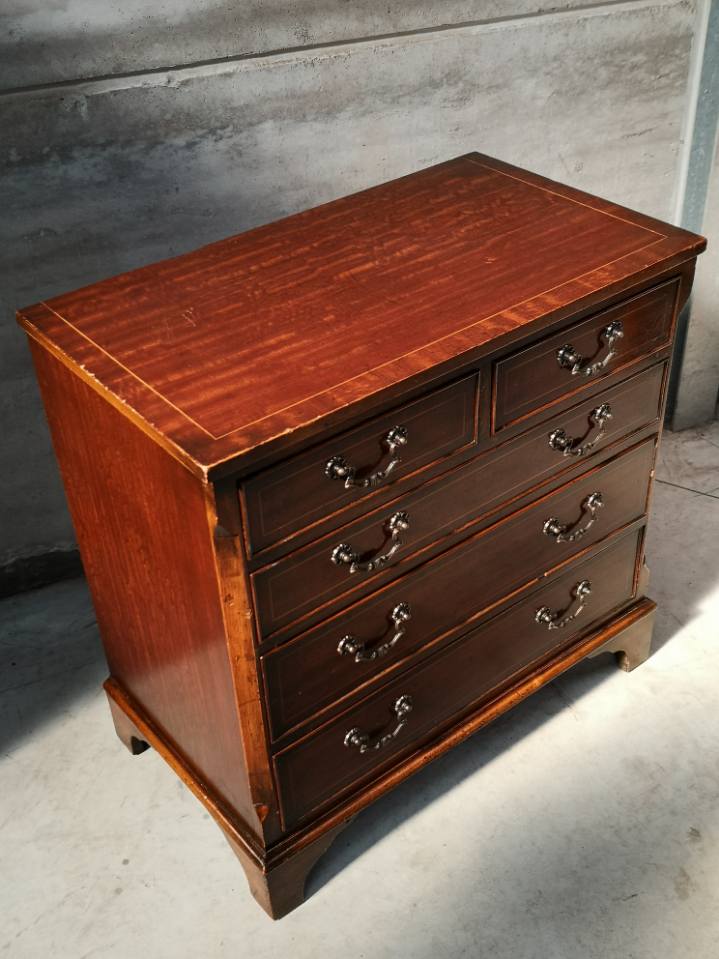 English mahogany chest of drawers 1960/1970