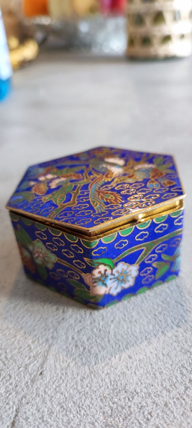 Cloisonné enamel jewelry box