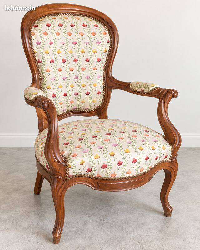 Antique wooden armchair – Louis XV style – floral fabric