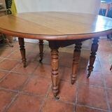 Round table 6 feet in oak with extension