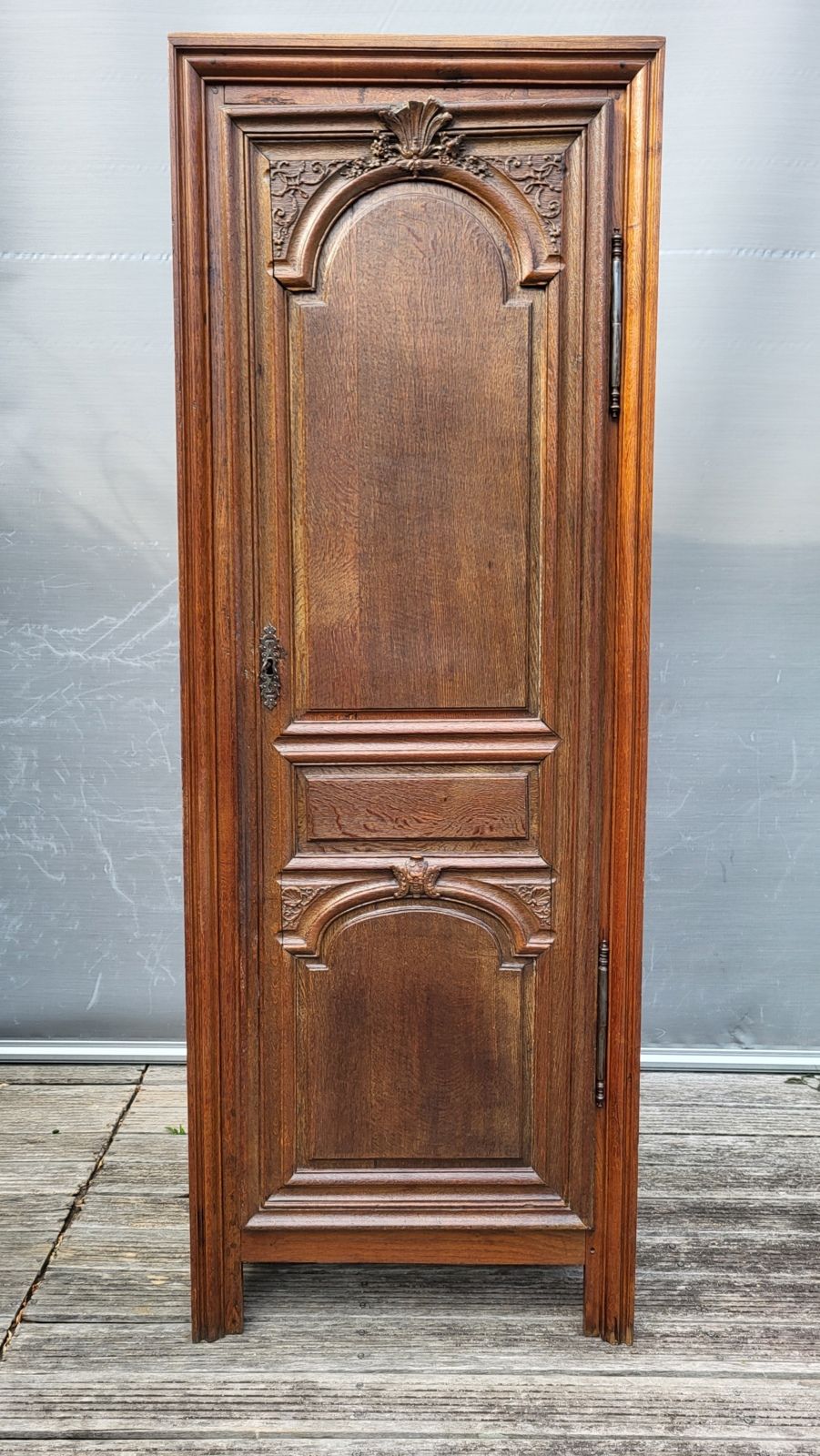 Large "Standing Man" in solid oak from the 18th century